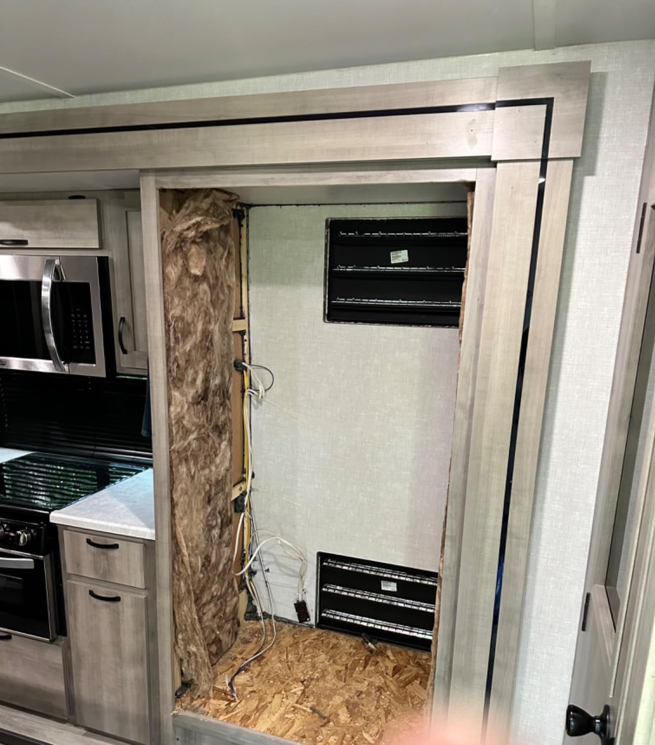 Norcold N10DCSSR Polar-Series 10 cu.ft. DC Compressor RV Refrigerator with Stainless Steel Doors - Right-Handed,Silver customer photo 2