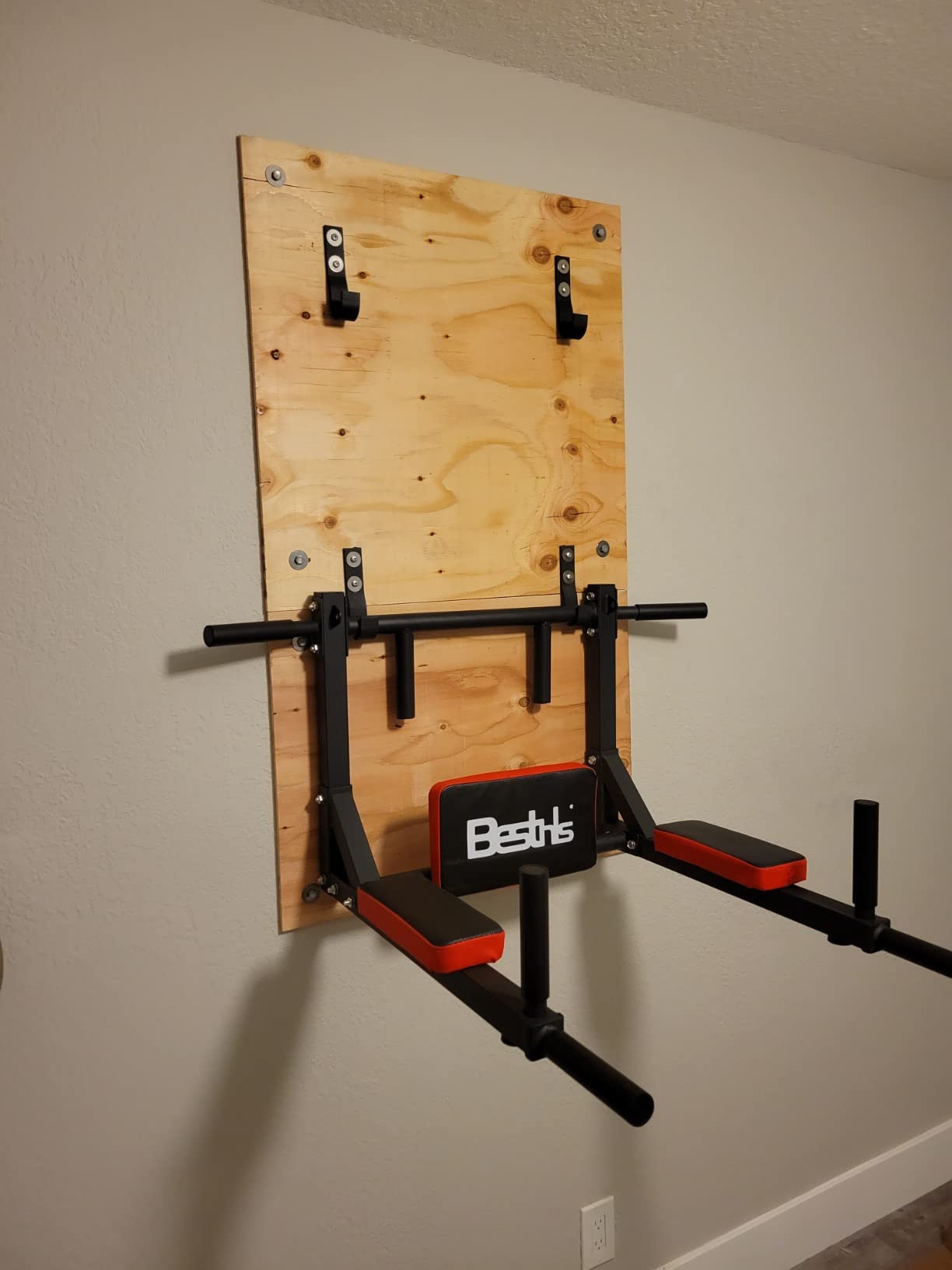 BESTHLS Wall Mounted Pull Up Bar and Dip Station, Heavy Duty Wall Mount Pull-up Chin Up Bar Multifunctional Home Gym Workout Indoor Exercise Equipment Support to 440 Lbs customer photo 1