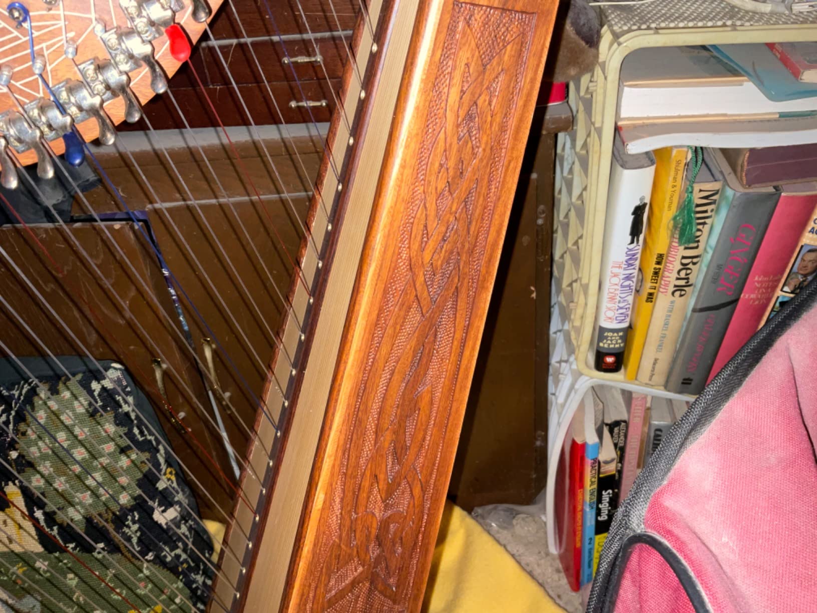 Roosebeck Minstrel Harp 29-String w/Full Chelby Levers - Knotwork customer photo 1