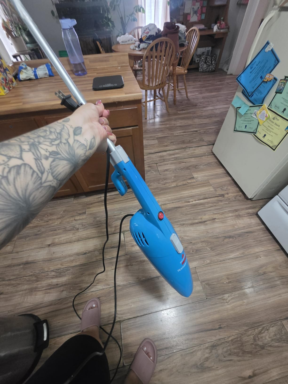 Bissell 2033M Featherweight Stick Lightweight Bagless Vacuum and Electric Broom with Crevice Tool for Hard Floors and Carpets, Black customer photo 1