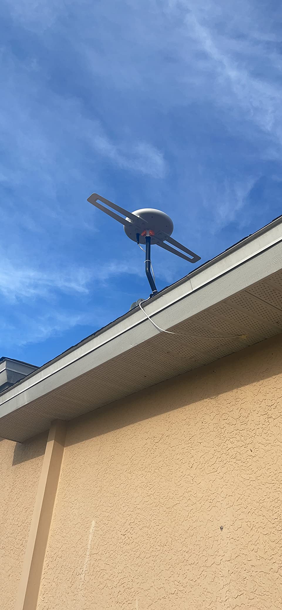 Five Star HDTV Antenna - 360° Omnidirectional Amplified Outdoor TV Antenna up to 150 Miles Indoor/Outdoor,RV,Attic 4K 1080P UHF VHF Supports 4TVs Installation Kit & Mounting Pole customer photo 1