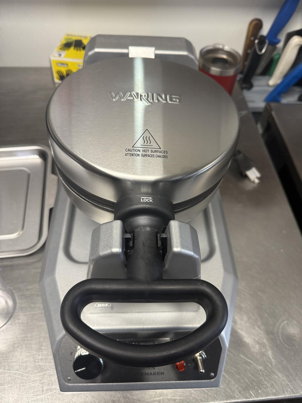 Waring Belgian Waffle Maker with Rotary Feature & 25 Waffles per Hour customer photo 2