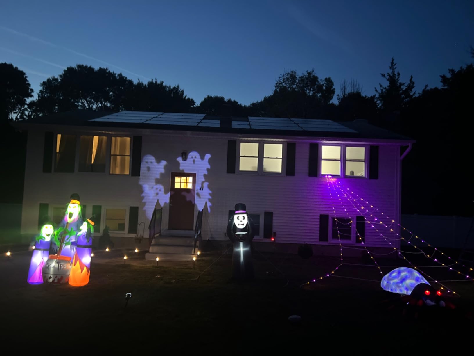 PEIDUO Halloween Projector Lights, Rotating Ghost Projector Halloween, Waterproof Outdoor Halloween Projector, Landscape, Yard, Patio, Garden, Party Decor customer photo 1