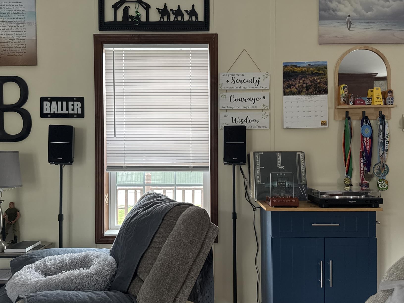 Edifier R1280DBs Active Bluetooth Bookshelf Speakers - Optical Input - 2.0 Wireless Studio Monitor Speaker - 42W RMS with Subwoofer Line Out - Black customer photo 2