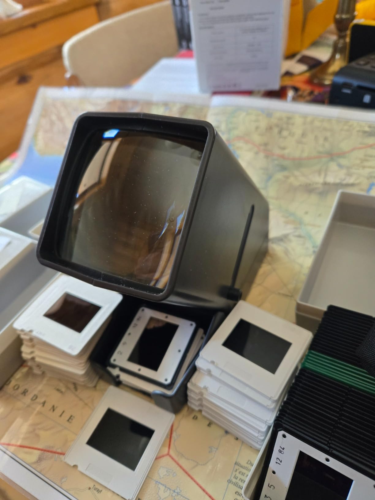 DIGITNOW!35mm Slide and Film Viewer, 3X Magnification LED Lighted Illuminated Viewing,USB Powered/Battery Operation-for 35mm Slides & Positive Film Negatives(4AA Batteries Included) customer photo 1