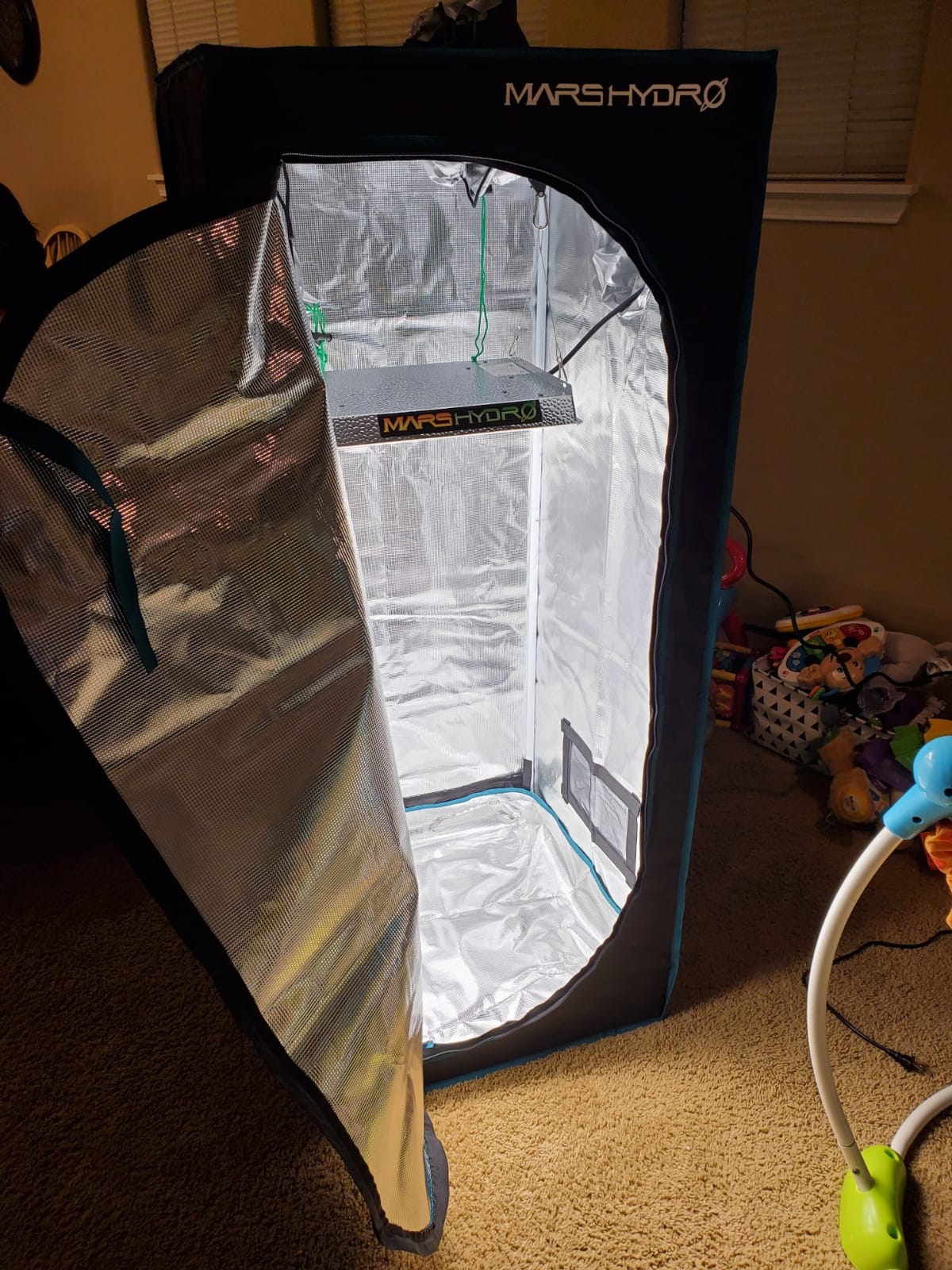 MARS HYDRO 2x2ft Grow Tent Kit with TS600 100W Full Spectrum LED Grow Light customer photo 1