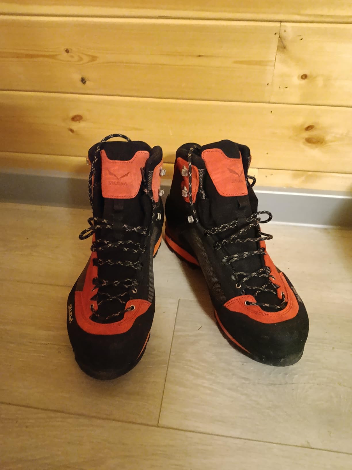 Salewa Men's Crow GTX Mountaineering Boots customer photo 1