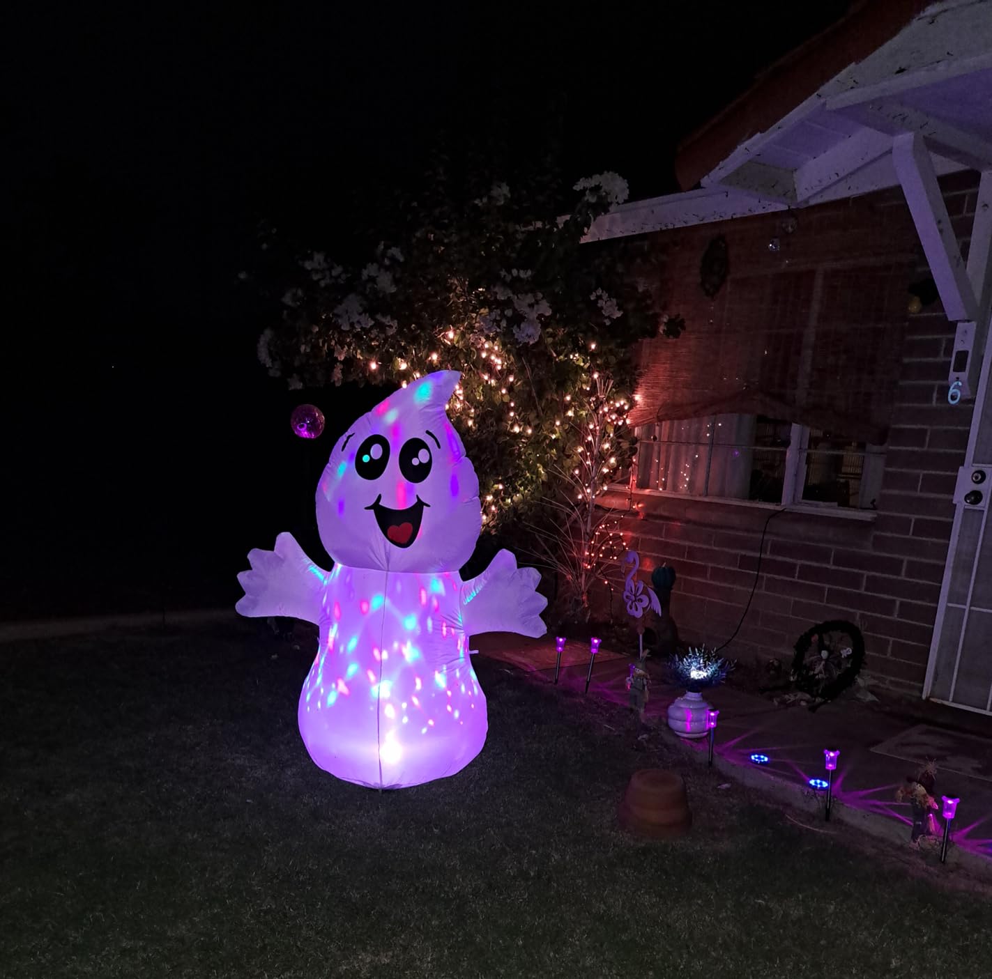GOOSH 5 FT Halloween Inflatable Ghost Outdoor Decoration with Magic Light, Blow Up Yard Decoration with Built-in LEDs for Garden Lawn Indoor Party Holiday Decor customer photo 2