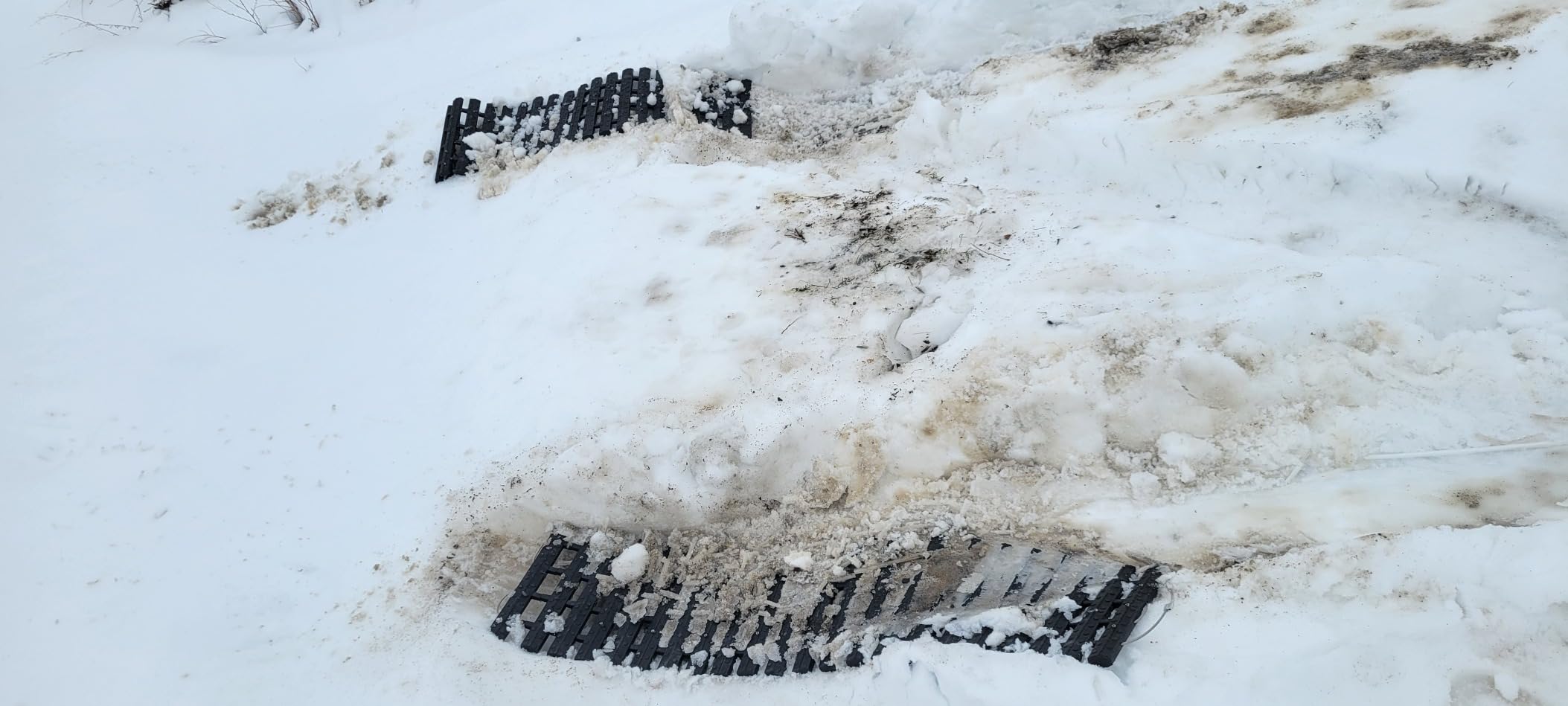 Tire Traction Mat, Recovery Track Portable Emergency Devices for Pickups Snow, Ice, Mud, and Sand Used to Cars, Trucks, Van or Fleet Vehicle (2pcs*39in) customer photo 2