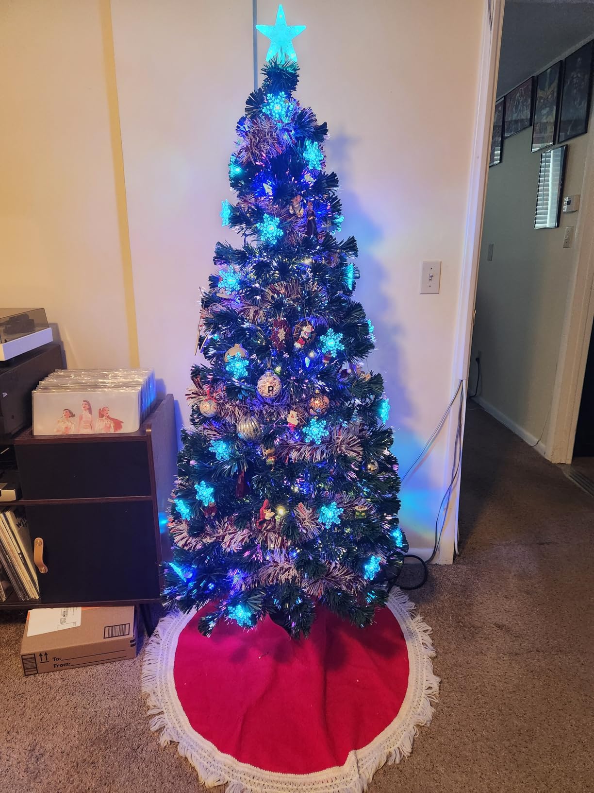 Juegoal 6 ft Pre-Lit Optical Fiber Christmas Artificial Tree, RGB Color Changing LED Lights, Snowflakes & Top Star, Fake Xmas Tree with Metal Legs customer photo 2