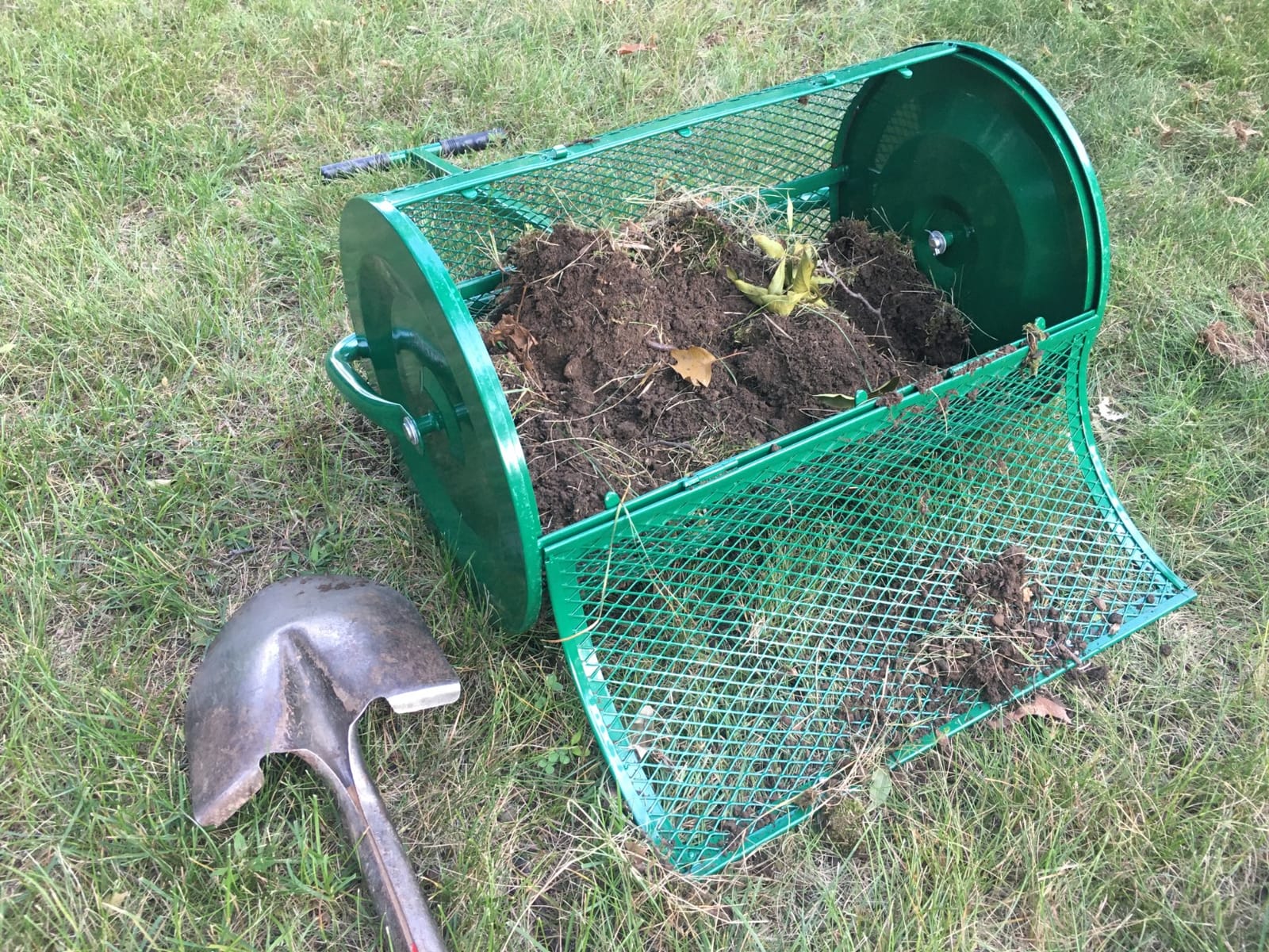 LANDZIE Lawn & Garden Spreaders - 44 Inch Heavy Duty Metal Mesh Basket Push/Tow Spreader - Compost, Peat Moss, Top Soil, Mulch - Durable Lightweight Multi-Purpose Yard Care Equipment - Manure Spreader customer photo 2