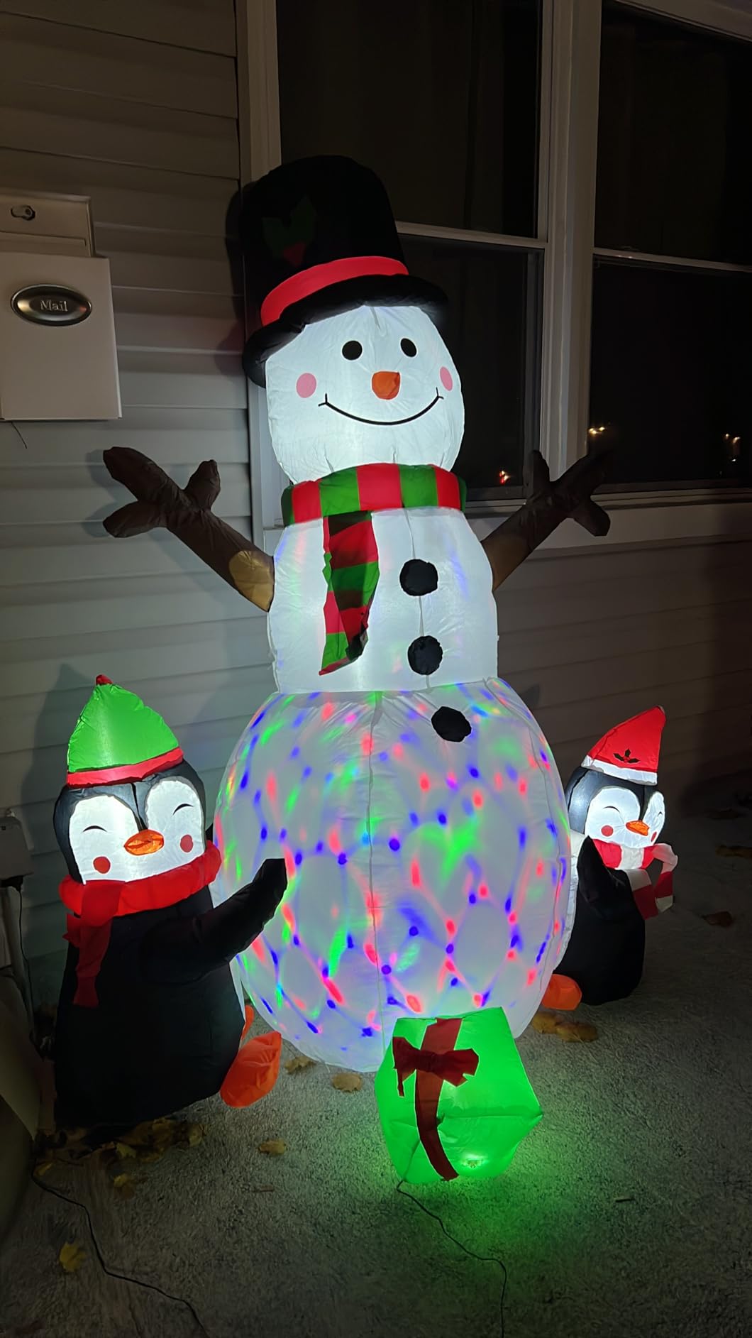 OurWarm 6ft Christmas Inflatables Christmas Decorations Outdoor, Inflatable Snowman Penguin Blow Up Yard Decorations with Rotating LED Lights for Indoor Outdoor Christmas Decorations Yard Garden Decor customer photo 1