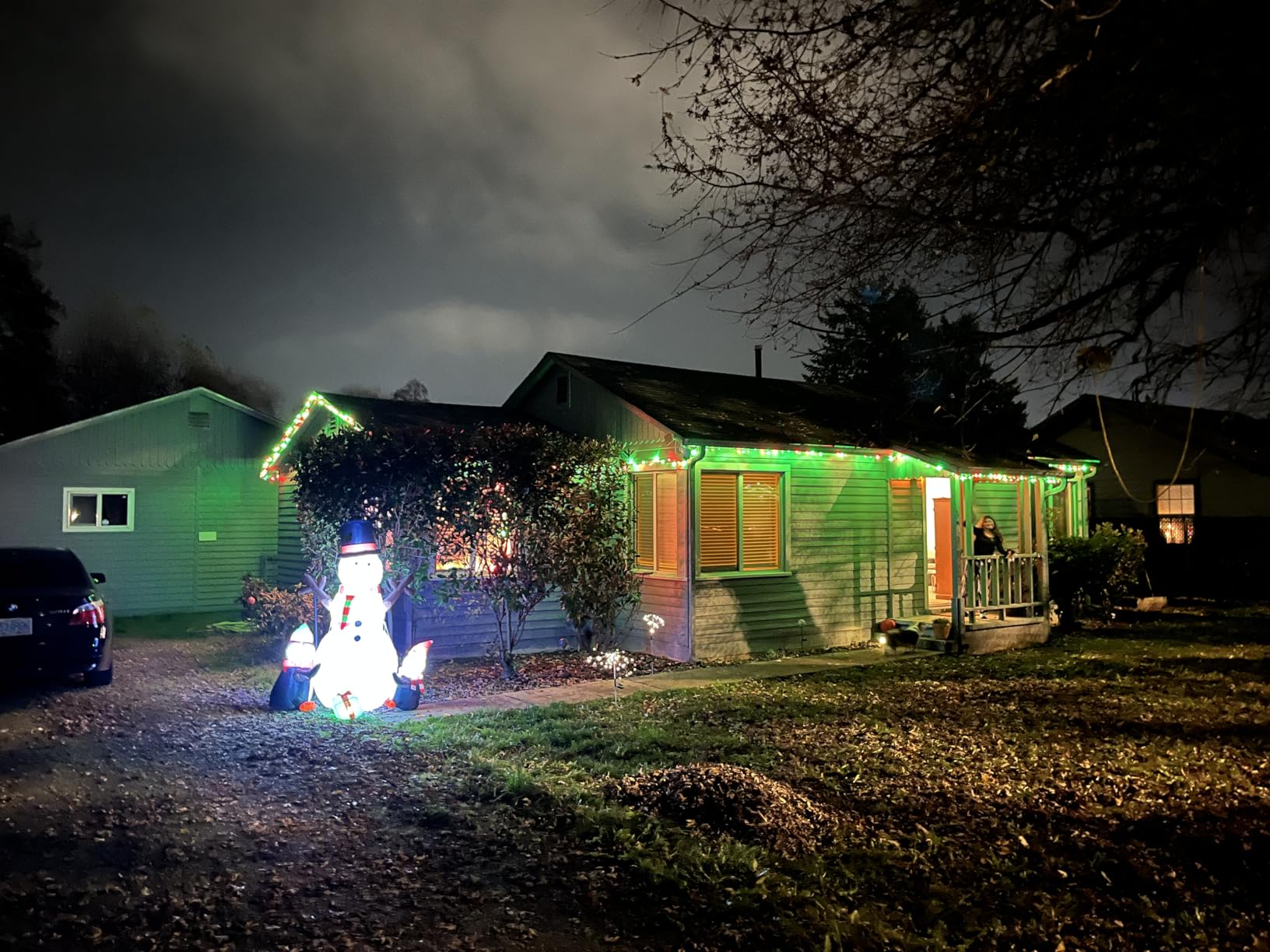 OurWarm 6ft Christmas Inflatables Christmas Decorations Outdoor, Inflatable Snowman Penguin Blow Up Yard Decorations with Rotating LED Lights for Indoor Outdoor Christmas Decorations Yard Garden Decor customer photo 2