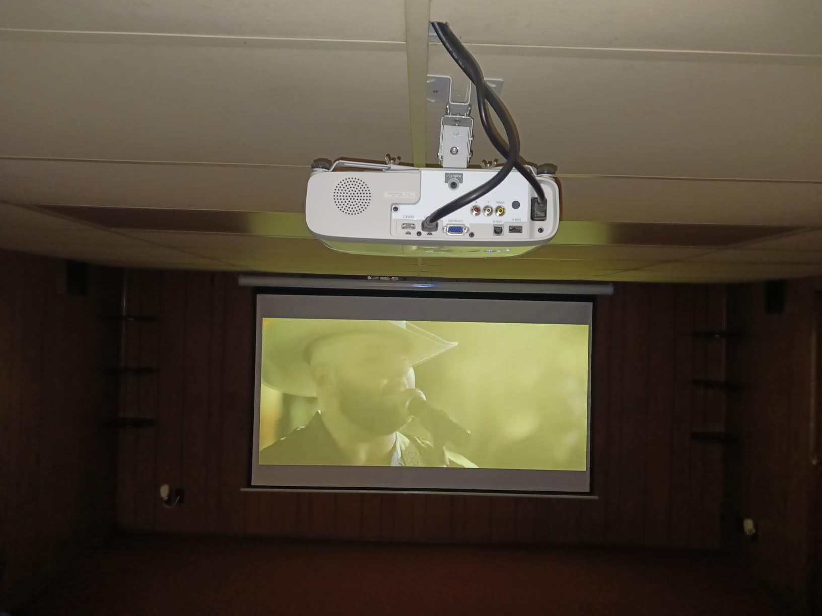 Epson Home Cinema 1080 3-Chip 3LCD 1080p Home Theater Projector customer photo 1