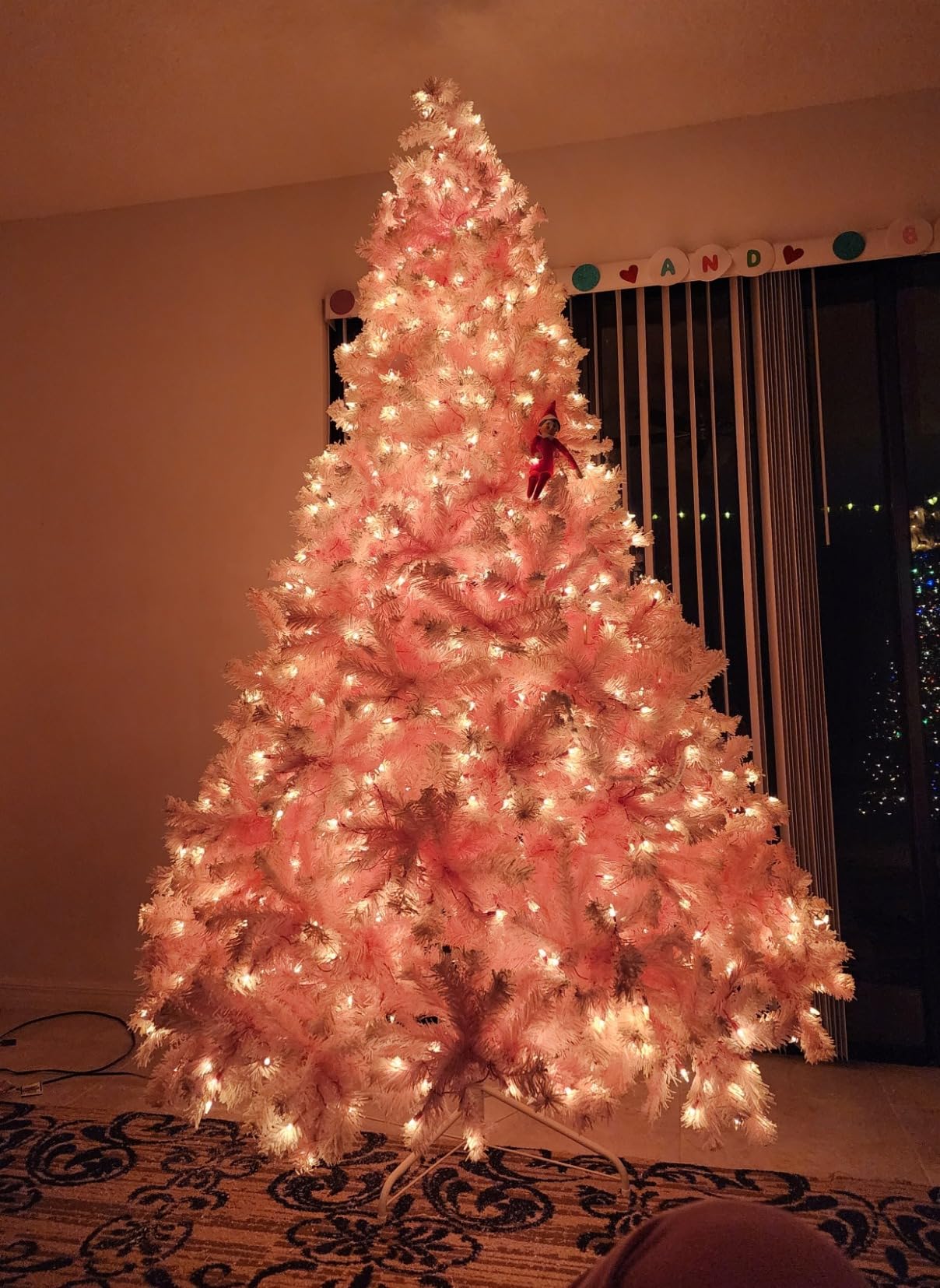 Yaheetech 7.5ft Pre-Lit Snow Flocked Artificial Christmas Tree, 550 Lights customer photo 2