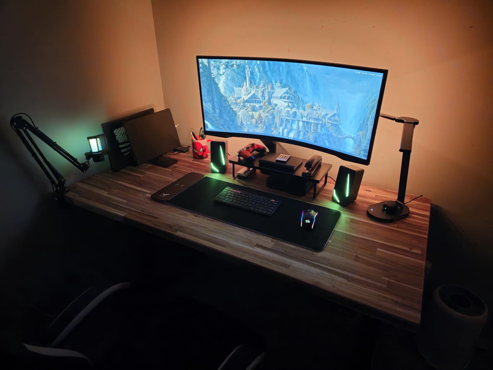 Samsung 34' Odyssey G5 Ultra-Wide Gaming Monitor with 1000R Curved Screen customer photo 1