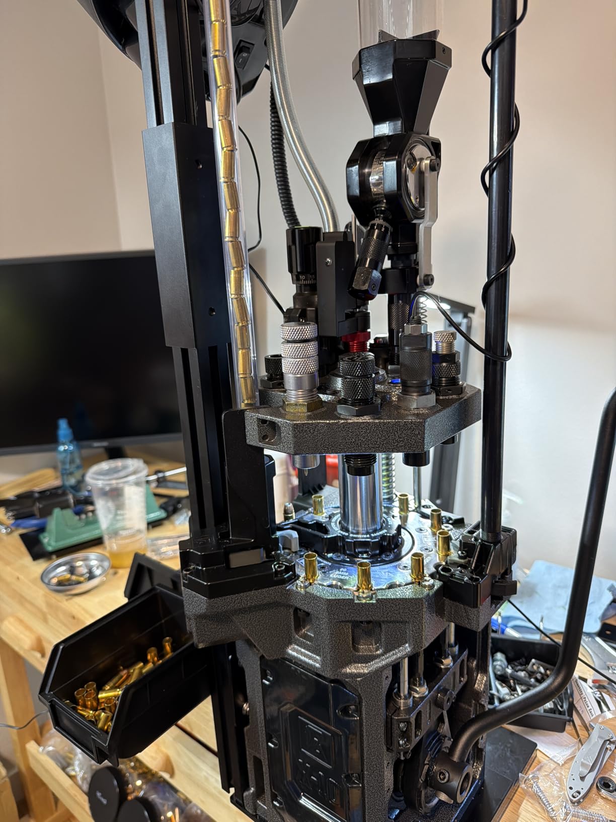 Frankford Arsenal X-10 Progressive Press with 10 Stations, Case Feeder, Automatic Rotating Shell Plate and Powder Measure, For Reloading and Gunsmithing customer photo 2