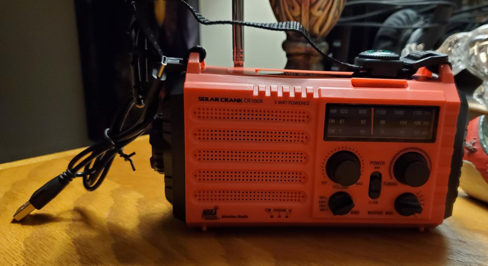 Emergency Crank Weather Radio with NOAA Auto Alerts and Shortwave, 5000mAh customer photo 2