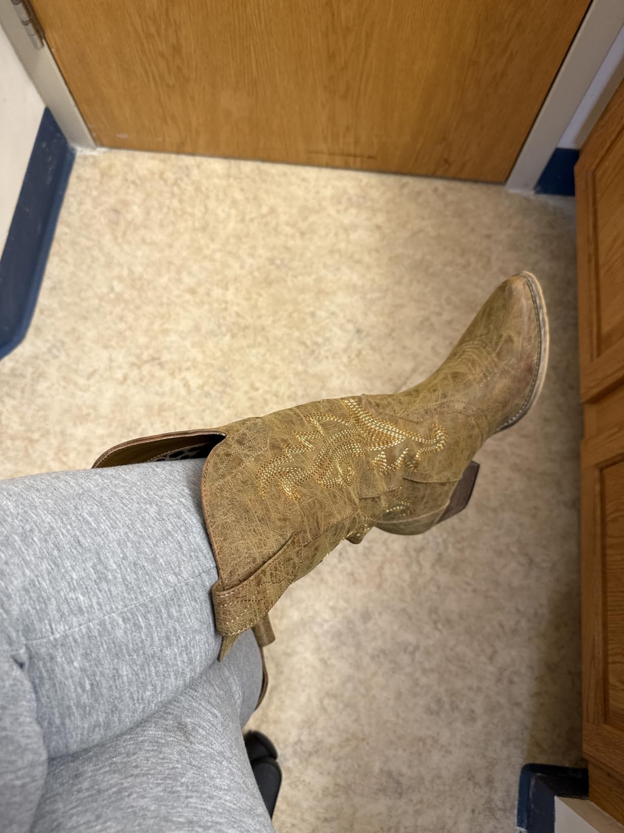 HISEA Rollda Cowboy Boots for Women Western Cowgirl Boots Mid Calf customer photo 2
