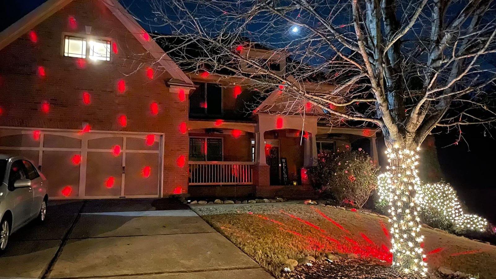 PEIDUO Christmas Projector Lights Outdoor, Multicolor Rotating Snowfall Projector, Moving Points Christmas Projection Lights Outdoor Yard Decorations for House Garden Holiday Decor customer photo 1