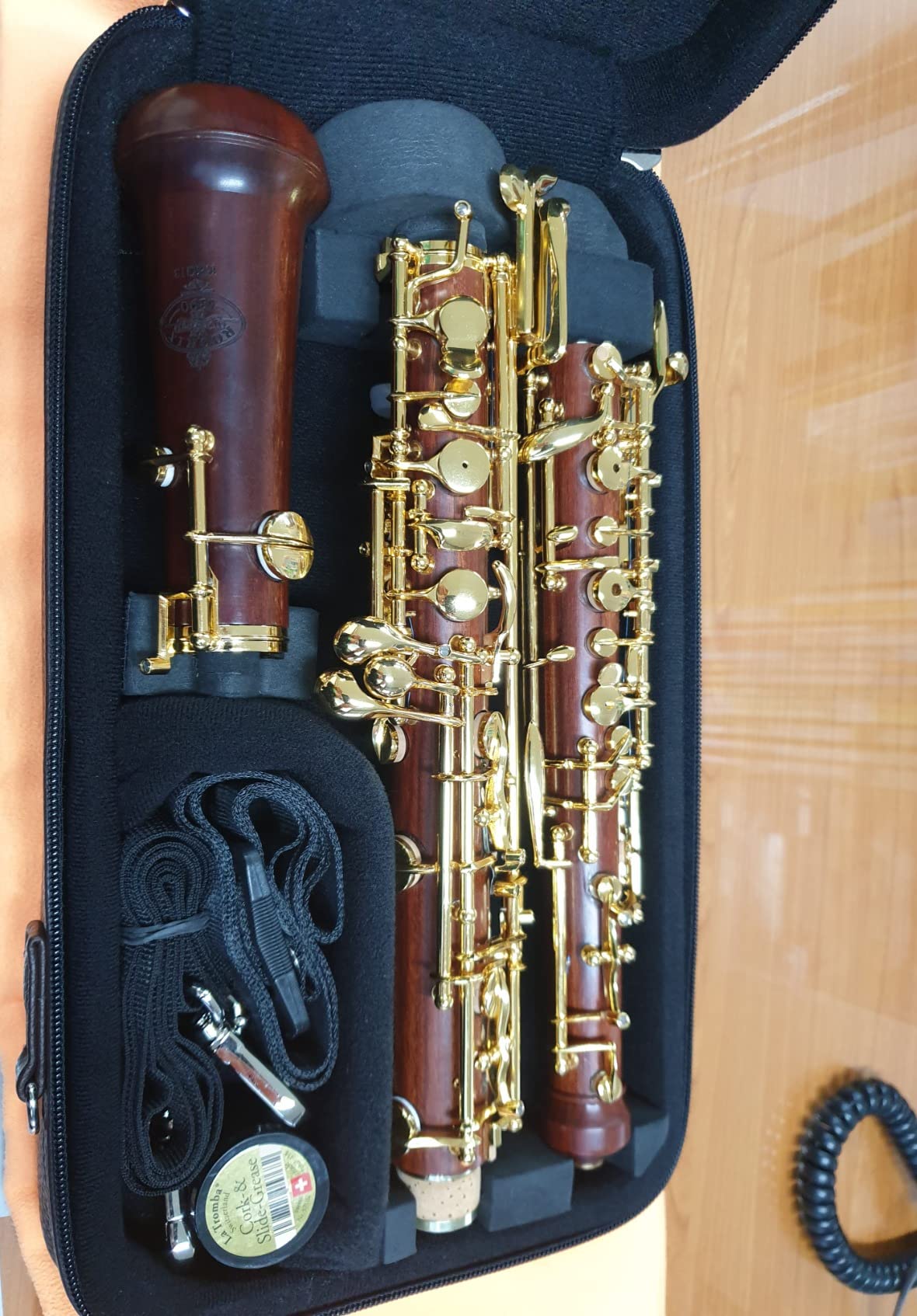 Rochix Oboe Professional Performance Level RHG13 Redwood Body Gold Plated Semi Automatic C Tone with 2 Reeds,1 Cleaning Cloth,1 Oboe Swab,1 Thumb Rest,1 Case and More customer photo 2