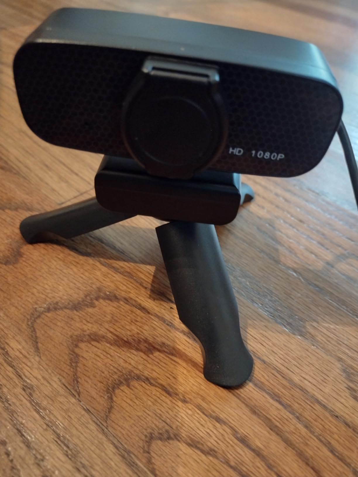 Tewiky Full HD Webcam with Built-in Microphone and Rotatable Tripod, 1080P Video and Wide Angle Camera, Privacy Cover, for Desktop PC or Laptop Computer customer photo 1