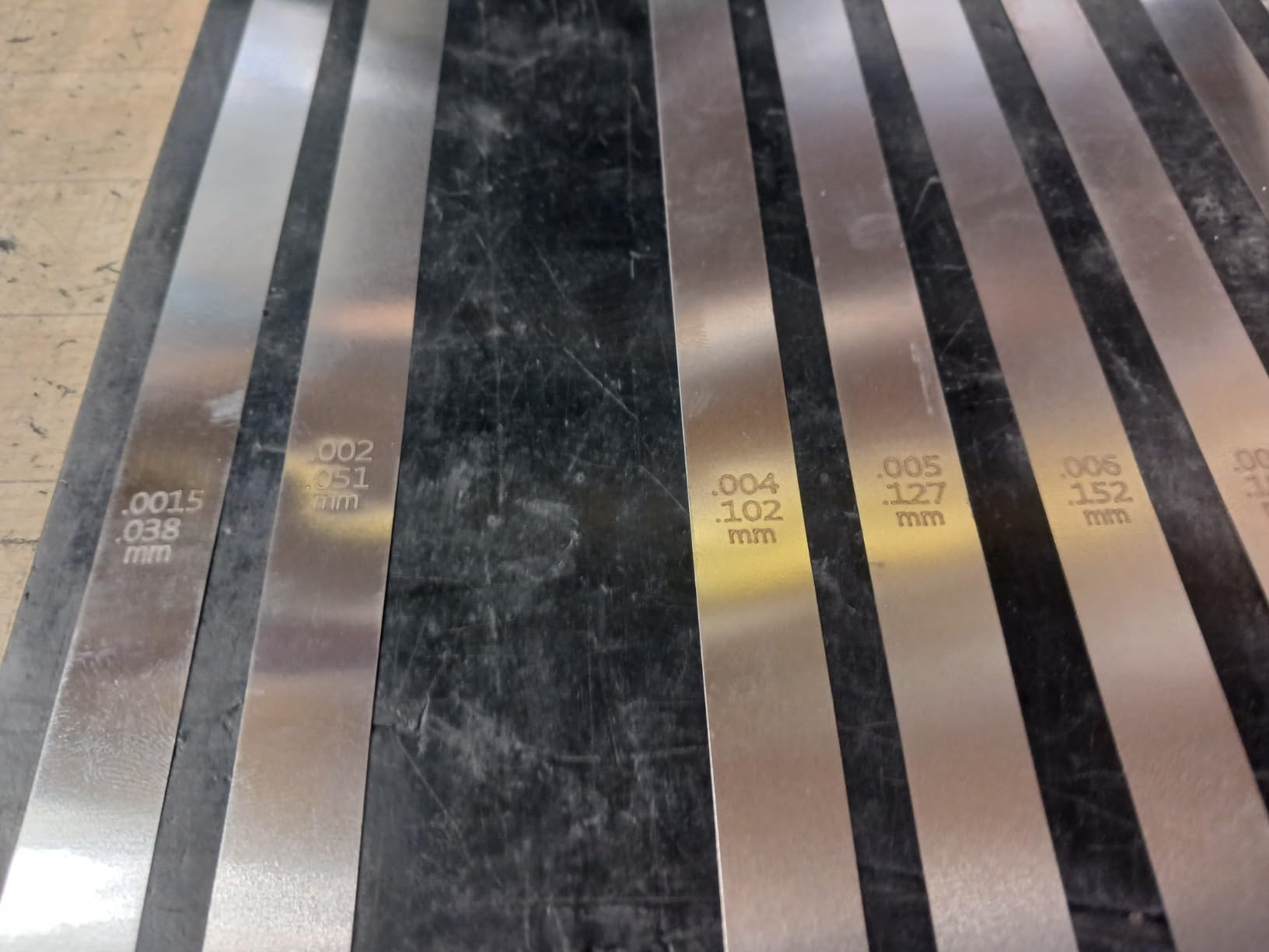 Hotop 25 Blades Steel Feeler Gauge for Measuring Gap, 0.038-1.02mm customer photo 1