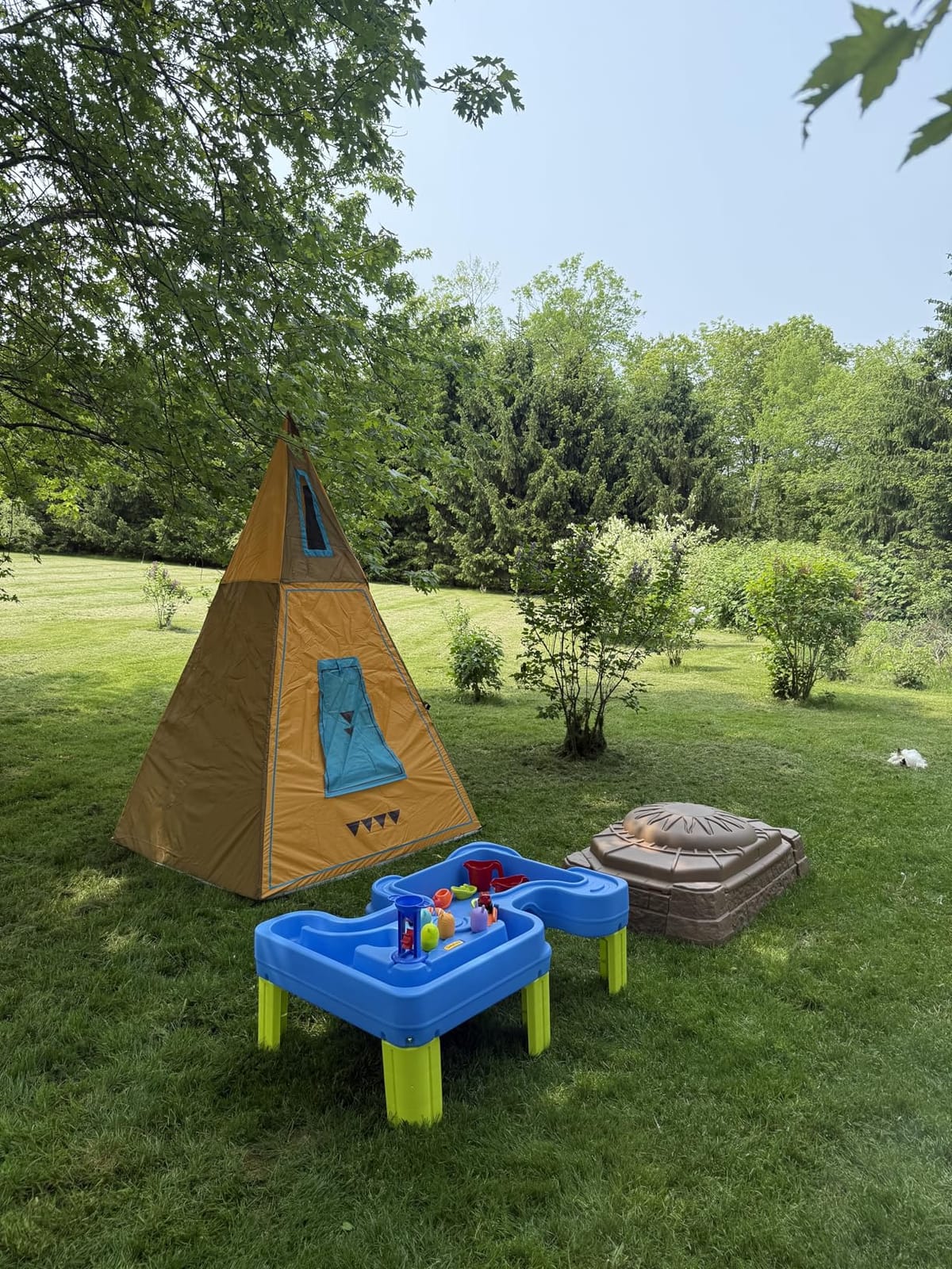Simplay3 Big River and Roads Water Play Table, Outdoor Activity Table with Track Toys for Toddlers and Kids, 9 Accessories Included, Made in USA customer photo 1