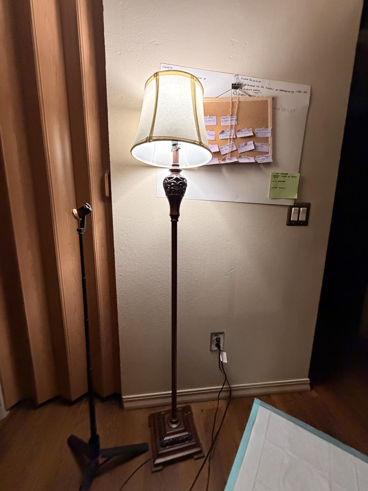Sucolite Vintage Floor Lamp for Living Room, Traditional Tall Standing Lamp customer photo 2