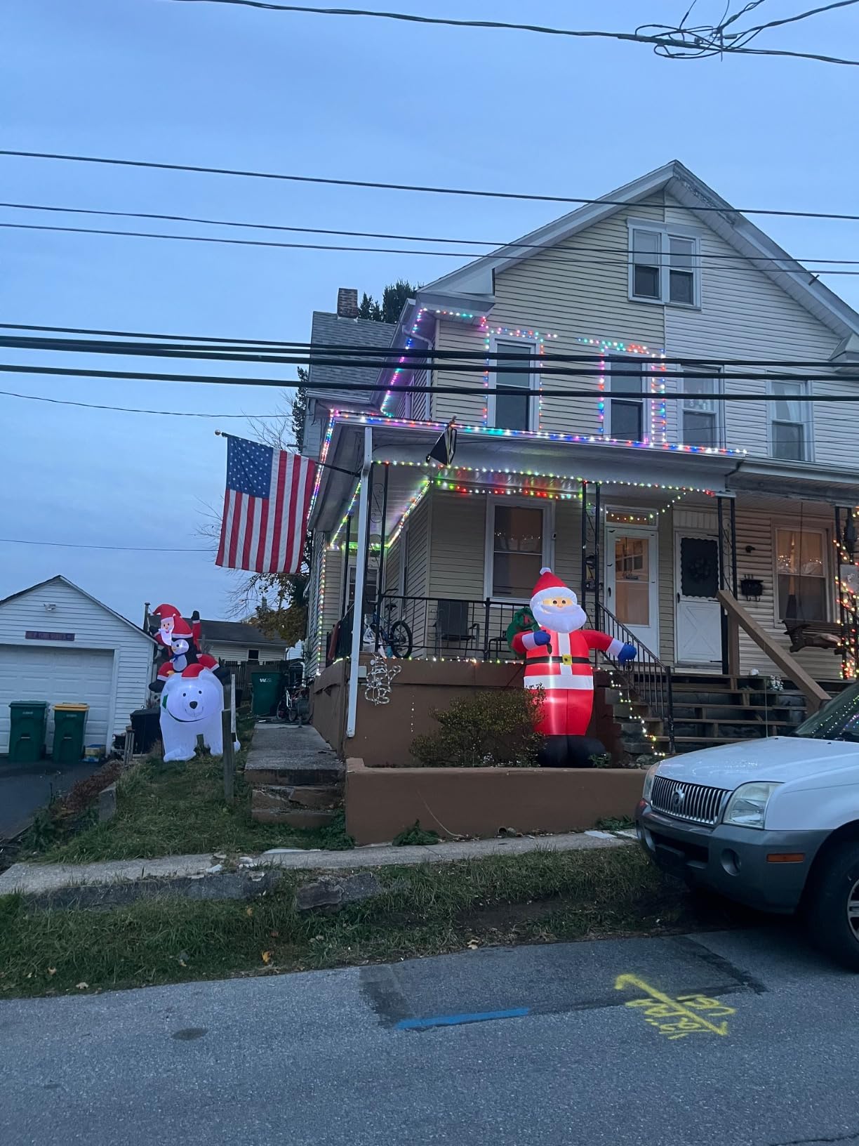 8 FT Christmas Inflatables Santa Claus Outdoor Decorations, Blow Up Santa Claus with Gifts Bag, Big Santa Carrying Presents Sack, Built-in LED Light, Xmas Outside Decor for Front Back Yard Garden Lawn customer photo 2
