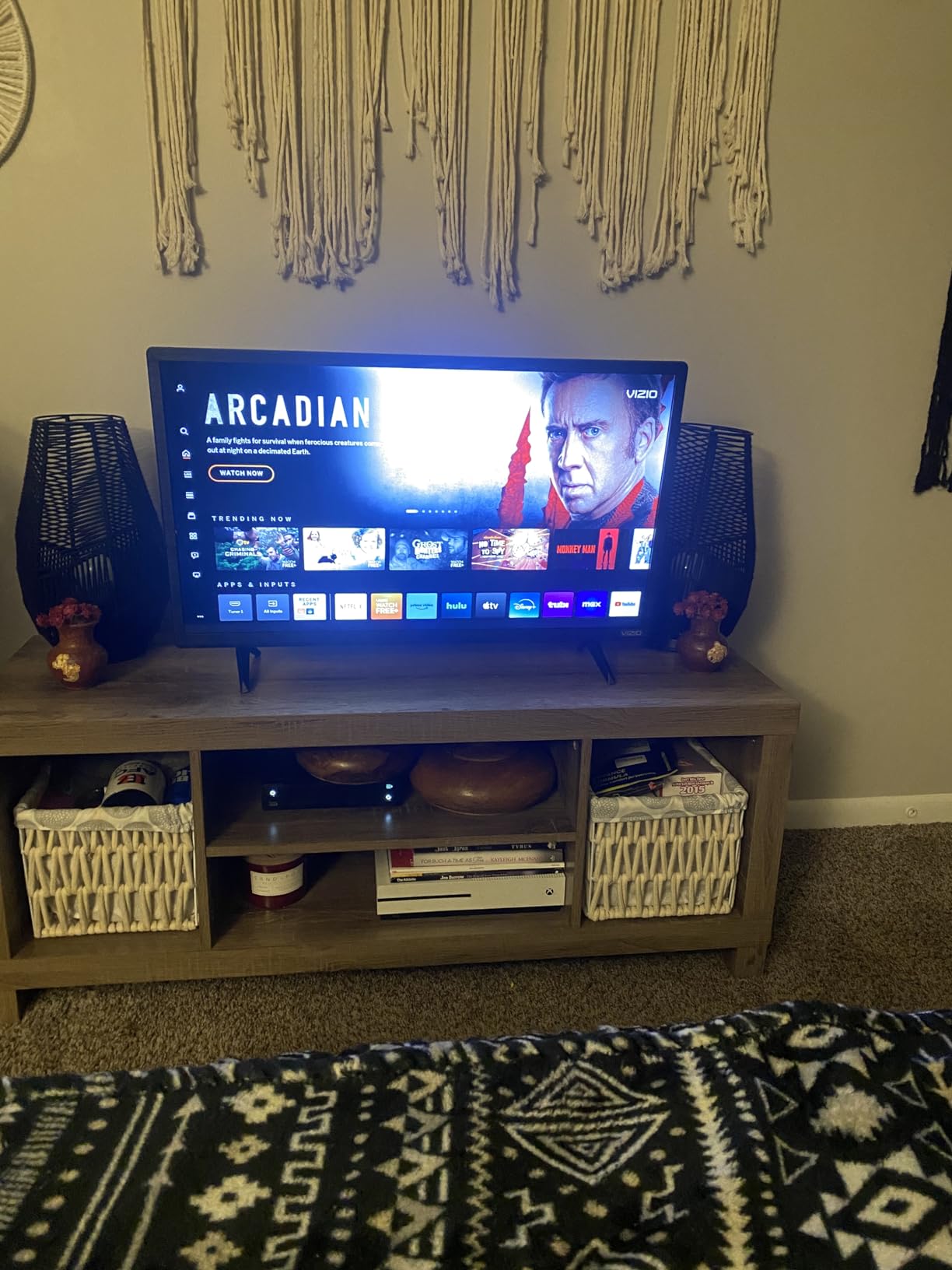 VIZIO 32 inch D-Series HD 720p Smart TV with Apple AirPlay and Chromecast Built-in, Alexa Compatibility, D32h-J, 2022 Model customer photo 2