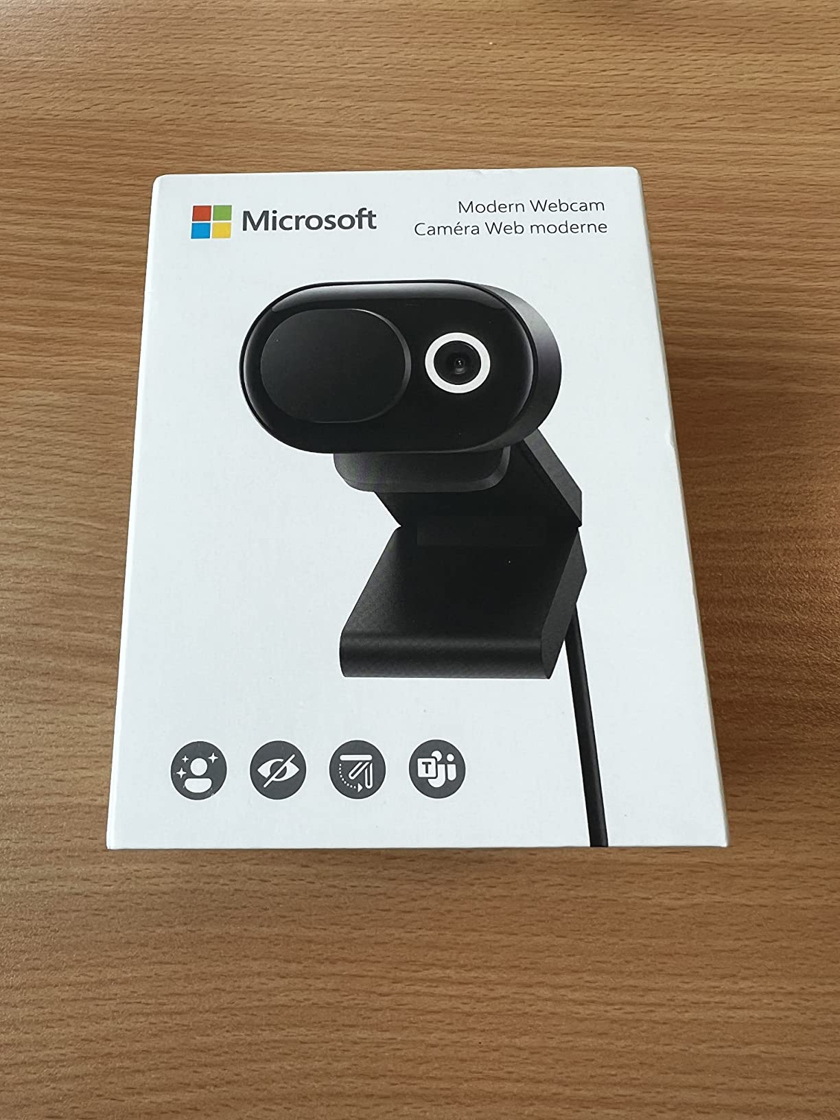 Microsoft Modern Webcam with Built-in Noise Cancelling Microphone, Integrated Privacy Shutter, Video with HDR, Auto-Focus, Light Correction, USB Connectivity, Certified for Teams/Zoom customer photo 2
