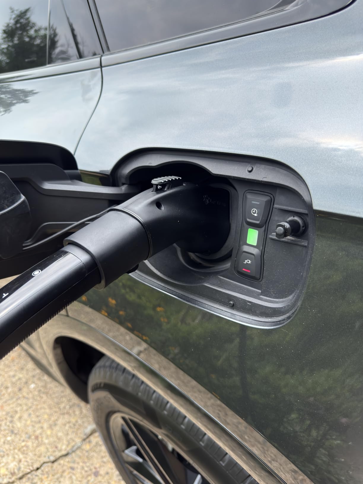 Lectron Tesla to J1772 EV Charging Adapter - NACS Converter, 48 Amp & 240V, Compatible with Tesla High Powered Connectors, Destination Chargers & Mobile Connectors for J1772 Electric Vehicles customer photo 2