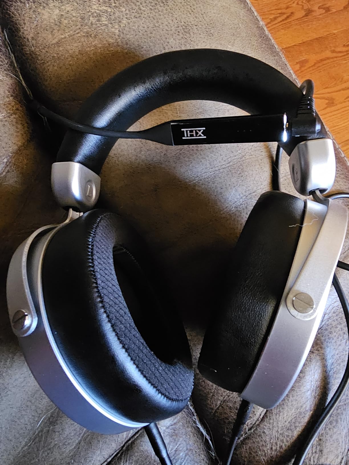 HIFIMAN Deva-Pro Over-Ear Full-Size Open-Back Planar Magnetic Headphone with Bluetooth Dongle/Receiver, Himalaya R2R Architecture DAC, Easily Switch Between Wired and Wireless, Bluetooth 5.0 customer photo 1