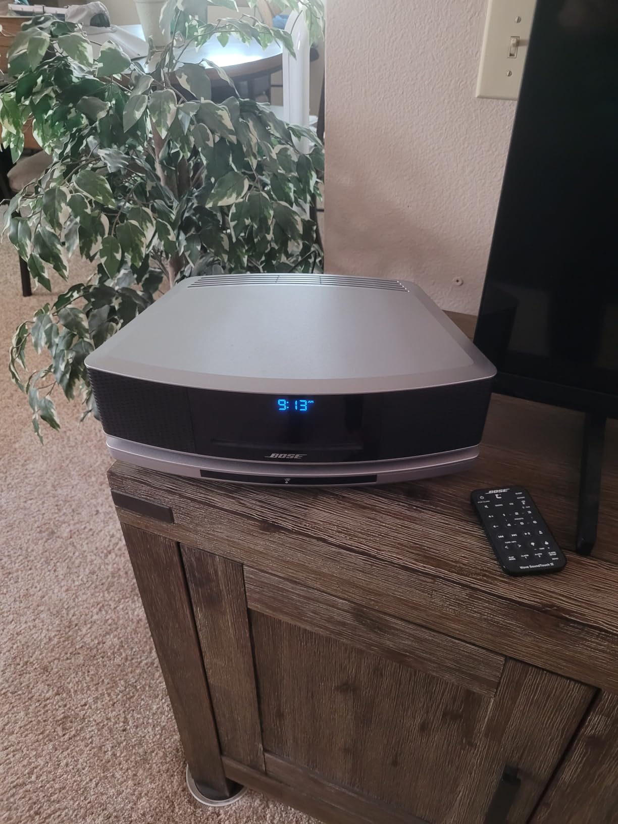 WiiM Mini AirPlay 2 Wireless Audio Streamer, Multiroom Stereo, Preamplifier, Works with Alexa and Siri Voice Assistants, Stream Hi-Res Audio from Amazon Music, Tidal and More customer photo 1