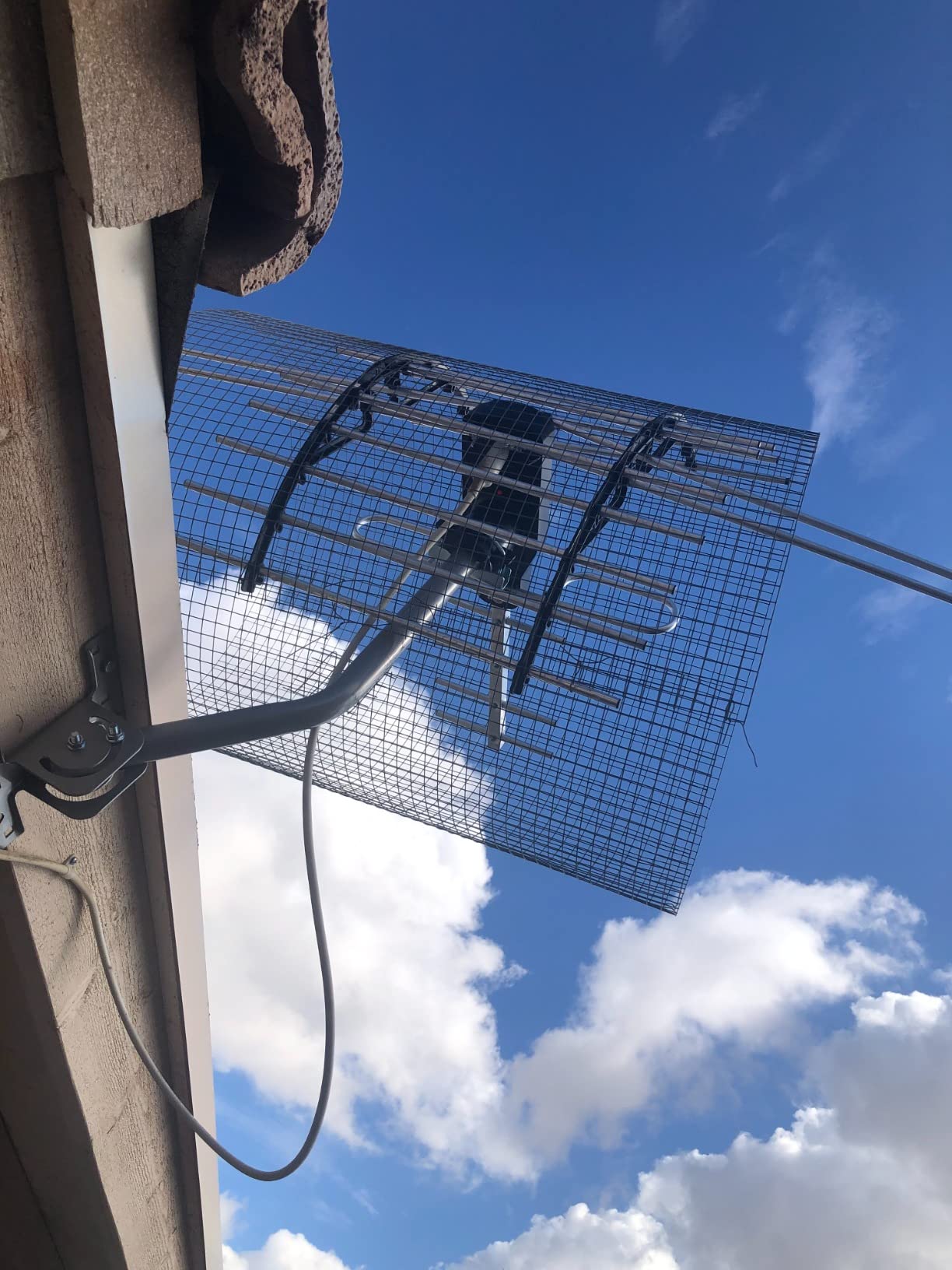 PIBIDI Digital HD TV Antenna, Amplified Attic/Outdoor Antenna, 360 Degree Rotation Wireless Remote, 4K 1080P VHF UHF, Mounting Pole Included, 200 Miles Range customer photo 1