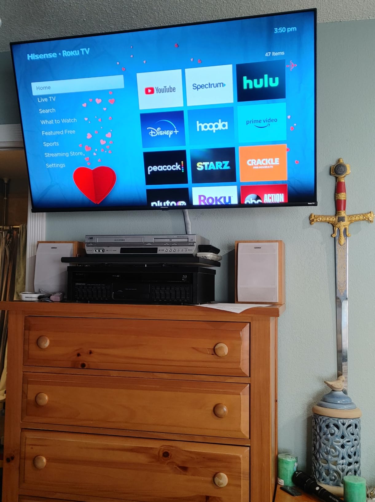 Hisense 50-Inch Class R6 Series 4K UHD Smart Roku TV with Alexa Compatibility, Dolby Vision HDR, DTS Studio Sound, Game Mode (50R6G),Black customer photo 1