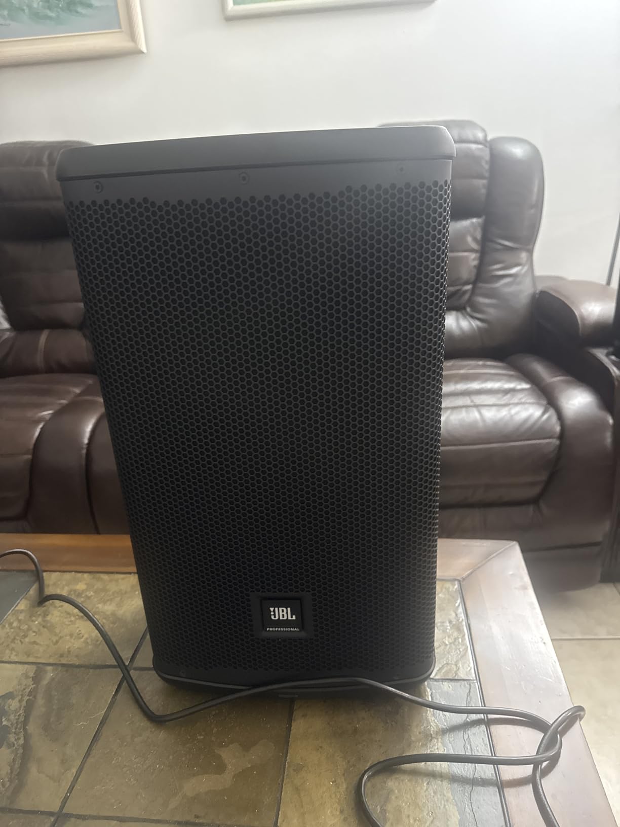 JBL Professional EON715 Powered PA Speaker, Portable Loudspeaker with Bluetooth, 15 inch, 300 Watt, Wired Electric, Black customer photo 2