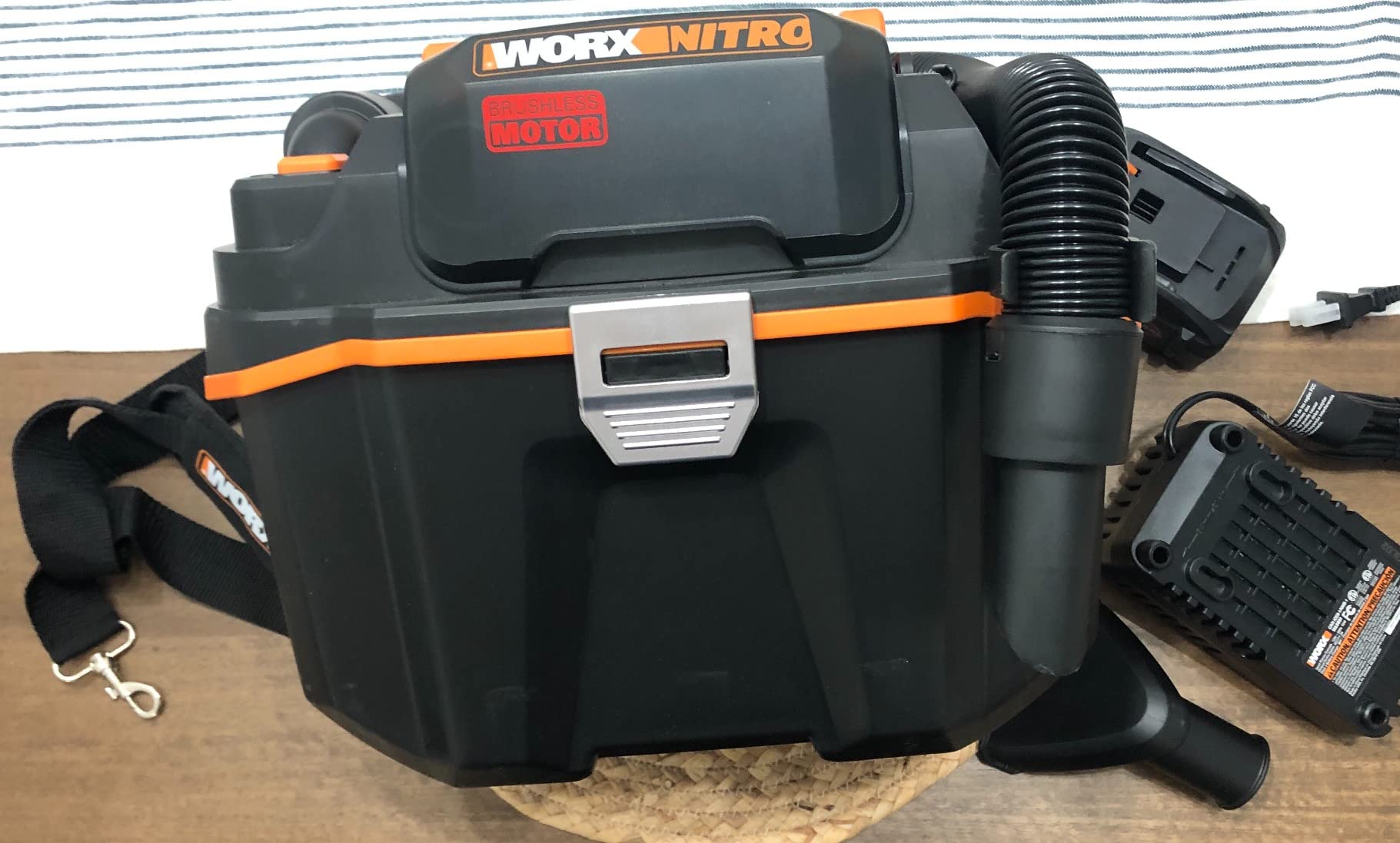 WORX Cordless Wet/Dry Vacuum, 20V 2.1 Gal, WX031L customer photo 2