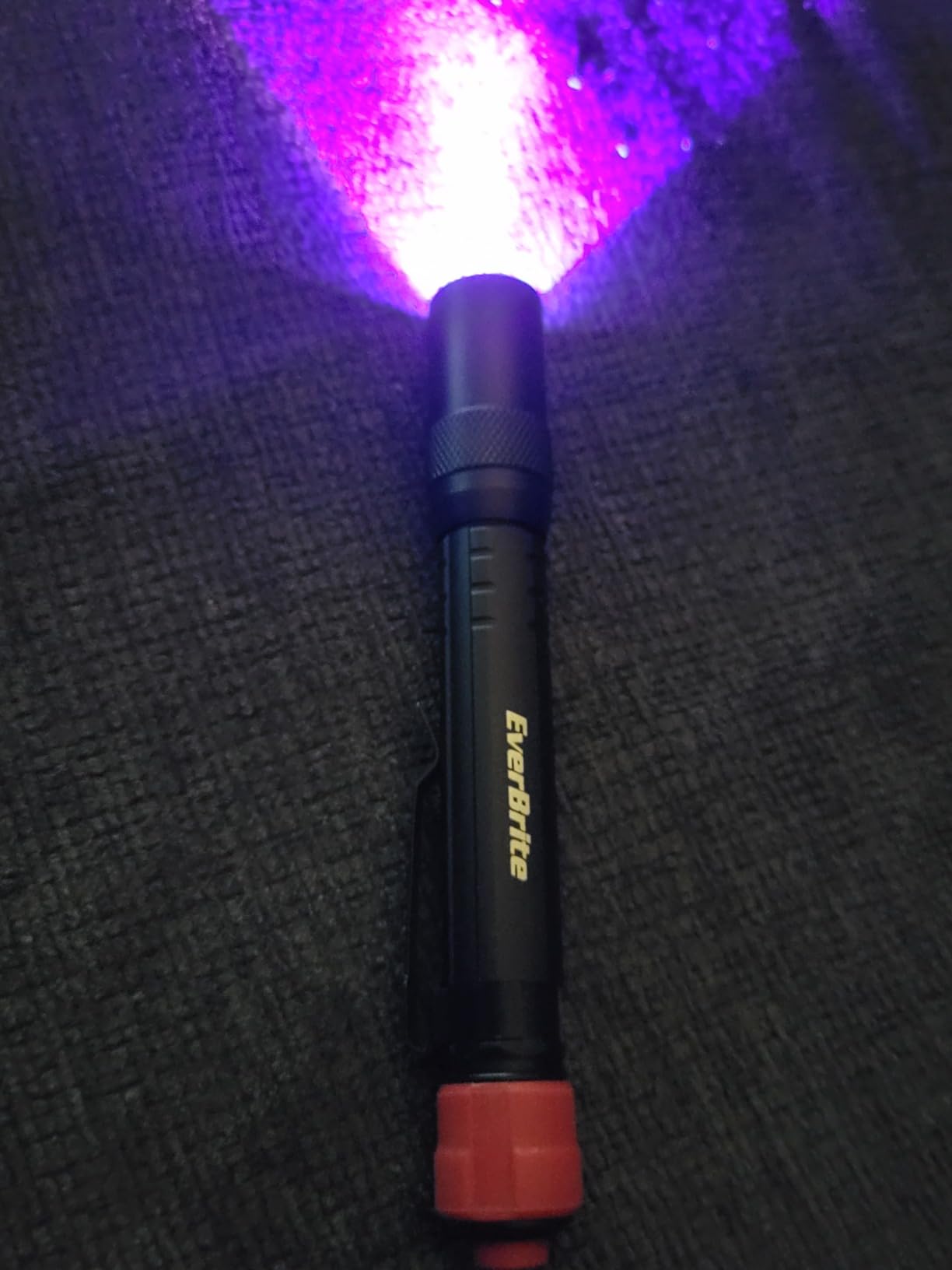 EverBrite Red Light Flashlight with 395nm UV and White Light customer photo 2