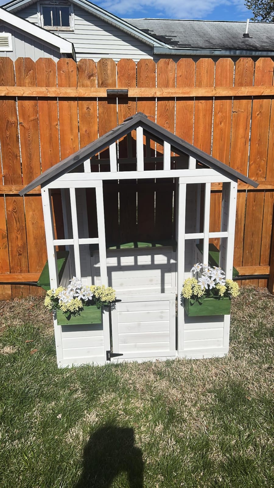 Outsunny Outdoor Playhouse Wooden Kids Playhouse with Working Door Brown customer photo 1