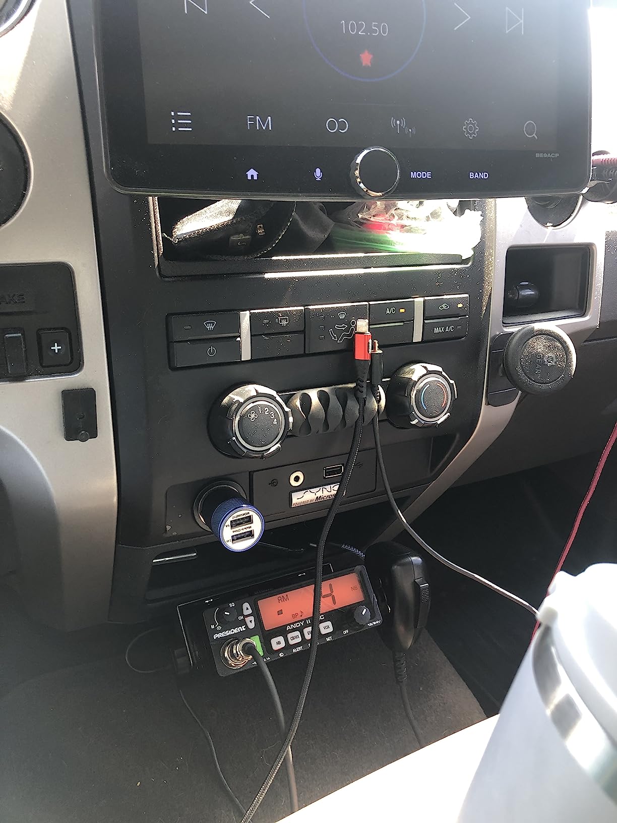 President Thomas FCC AM/FM CB Radio – 40 Channel, VOX Hands-Free, USB Port, ASC, Multi-Color LCD Display – 12/24V Compact Mobile Transceiver for Truckers & Off-Road Communication customer photo 1