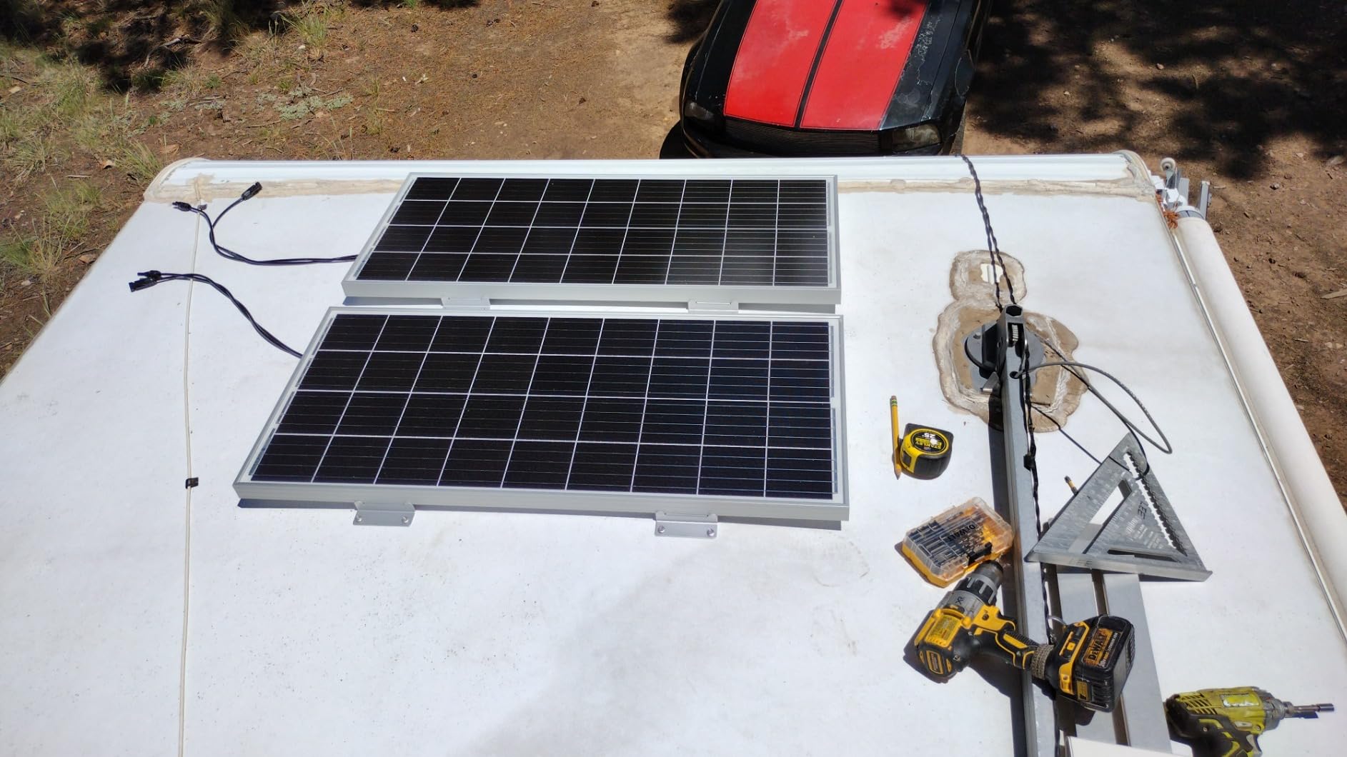 ECO-WORTHY 200 Watts 12 Volt/24 Volt Solar Panel Kit with High Efficiency Monocrystalline Solar Panel and 30A PWM Charge Controller for RV, Camper, Vehicle, Caravan and Other Off Grid Applications customer photo 1