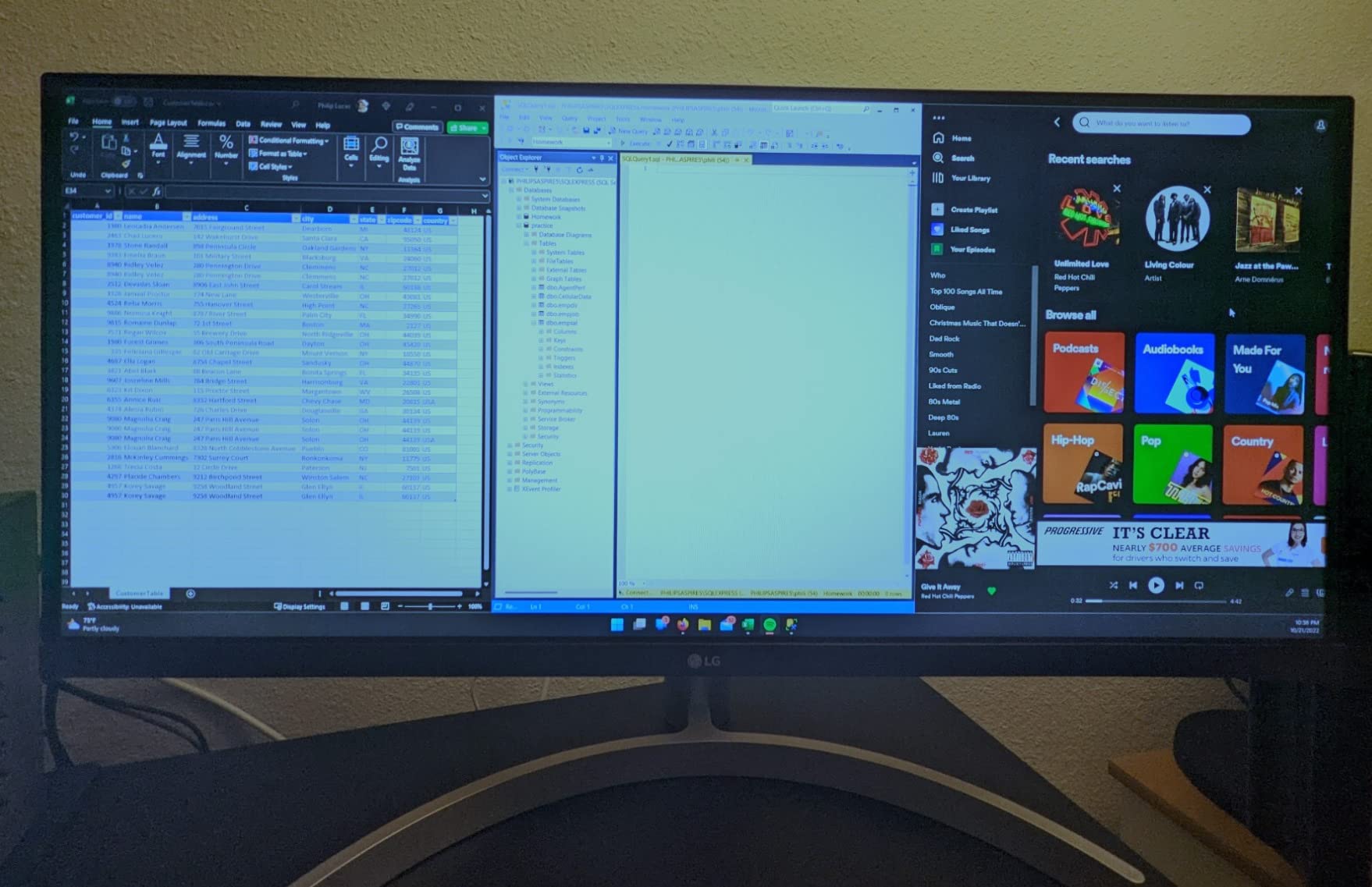 LG UltraWide FHD 26-Inch Computer Monitor 26WQ500-B, IPS with HDR 10 Compatibility and AMD FreeSync, Black customer photo 2