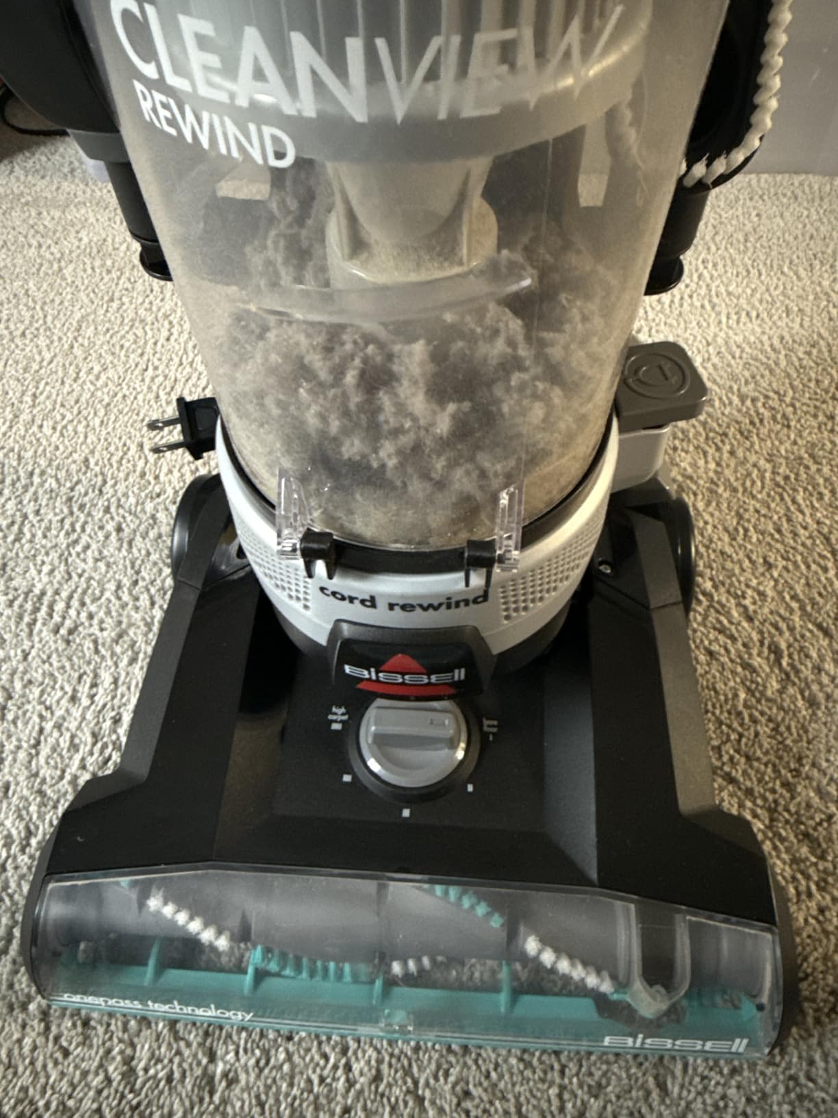 Bissell CleanView Upright Vacuum with Active Extension Wand, XL 2L Dirt Tank Capacity, Powerful Suction & OnePass Technology for Carpets & Hard Floors, 3536 customer photo 1