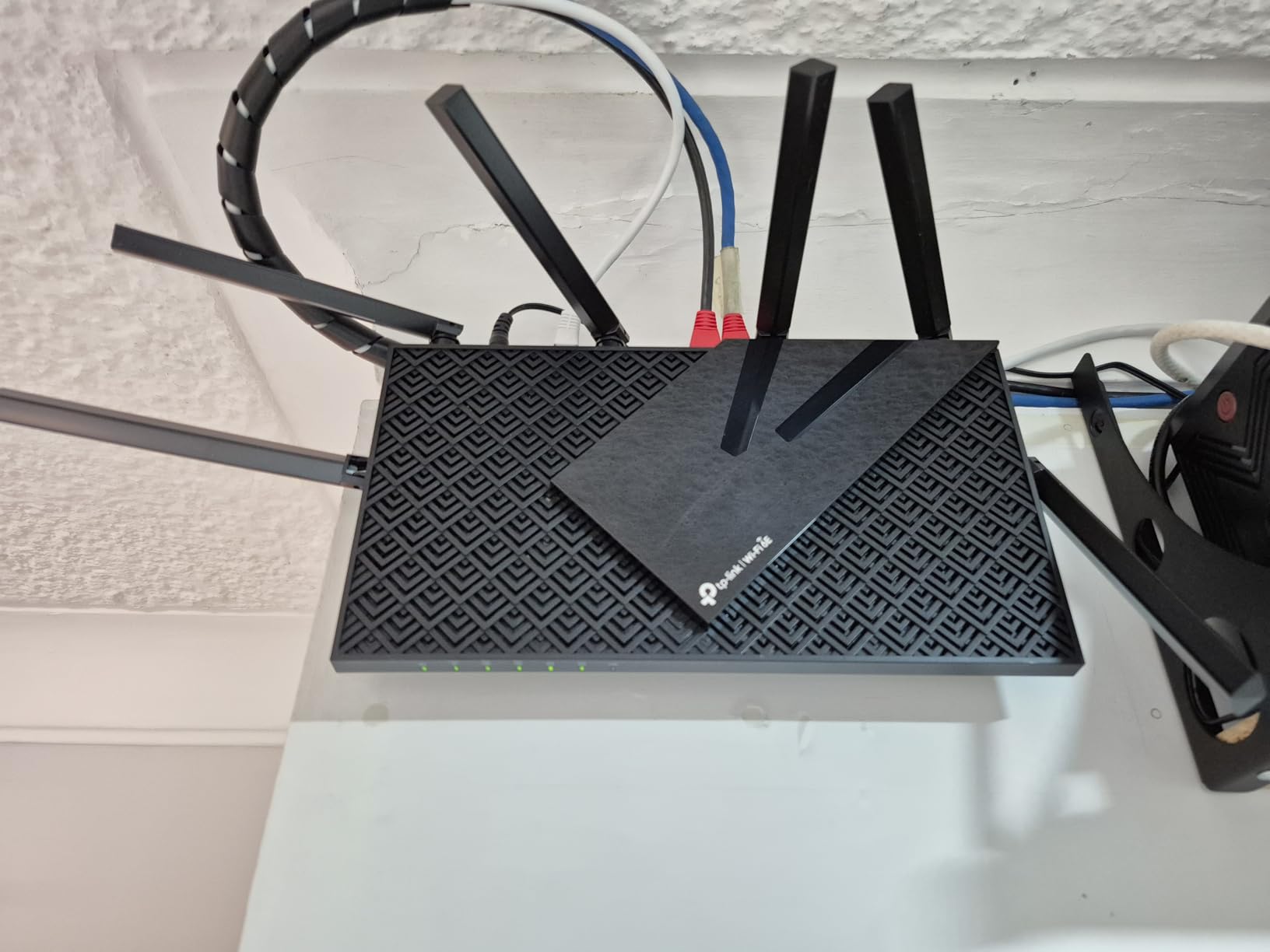 TP-Link AXE5400 Tri-Band WiFi 6E Router, 2025 PCMag Editors' Choice | 2.5Gbps WAN Port for Gaming & Streaming, 6GHz Band, 160MHz, OneMesh, Dual-Core CPU, VPN & WPA3 (Archer AXE75) customer photo 2