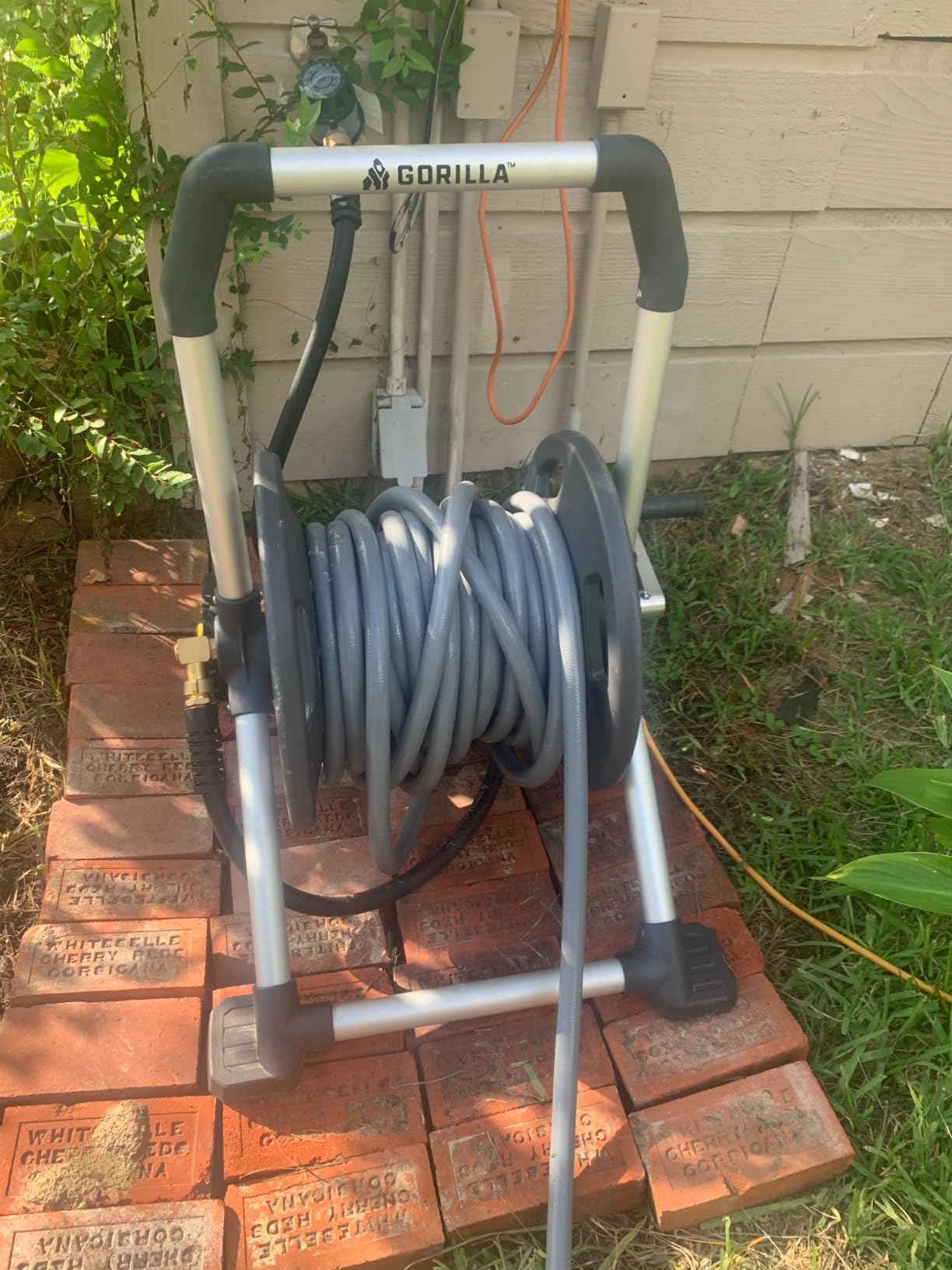 Gorilla Mobile Aluminum Garden Hose Reel, 225 Ft, Zero-Rust, No-Leak Brass customer photo 2