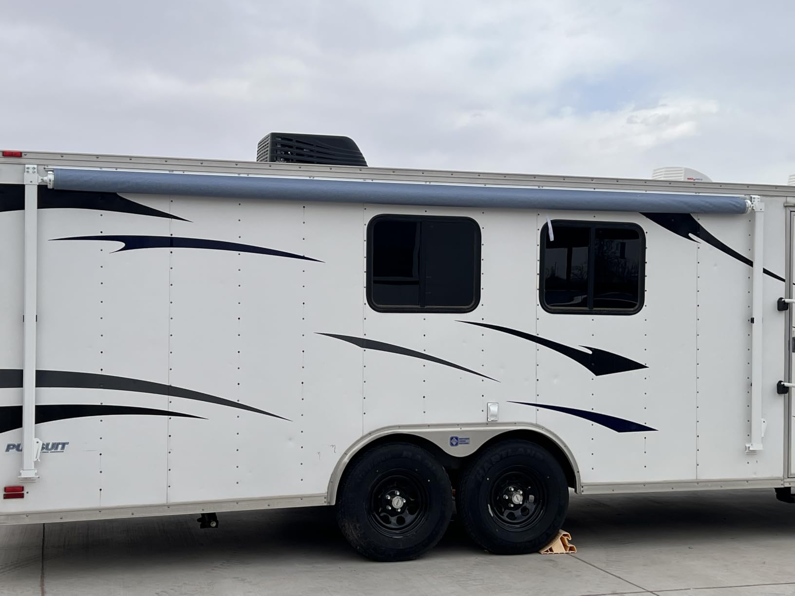 Suncode RV Awning for RV,Camper&Travel Trailers–Manual RV Awning Complete Kit,Manual Camper Awning,RV Roll Out Awning– 10x8Ft – Black Frame &Black Fade customer photo 1