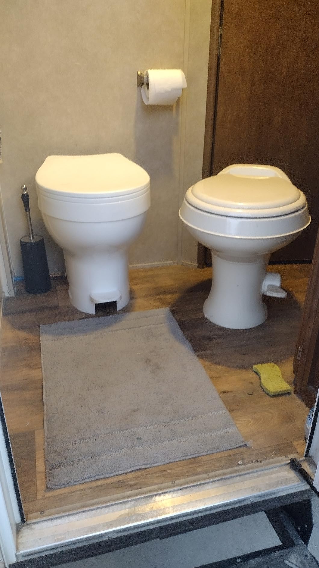 Thetford Aqua-Magic® VI High Profile, White customer photo 1