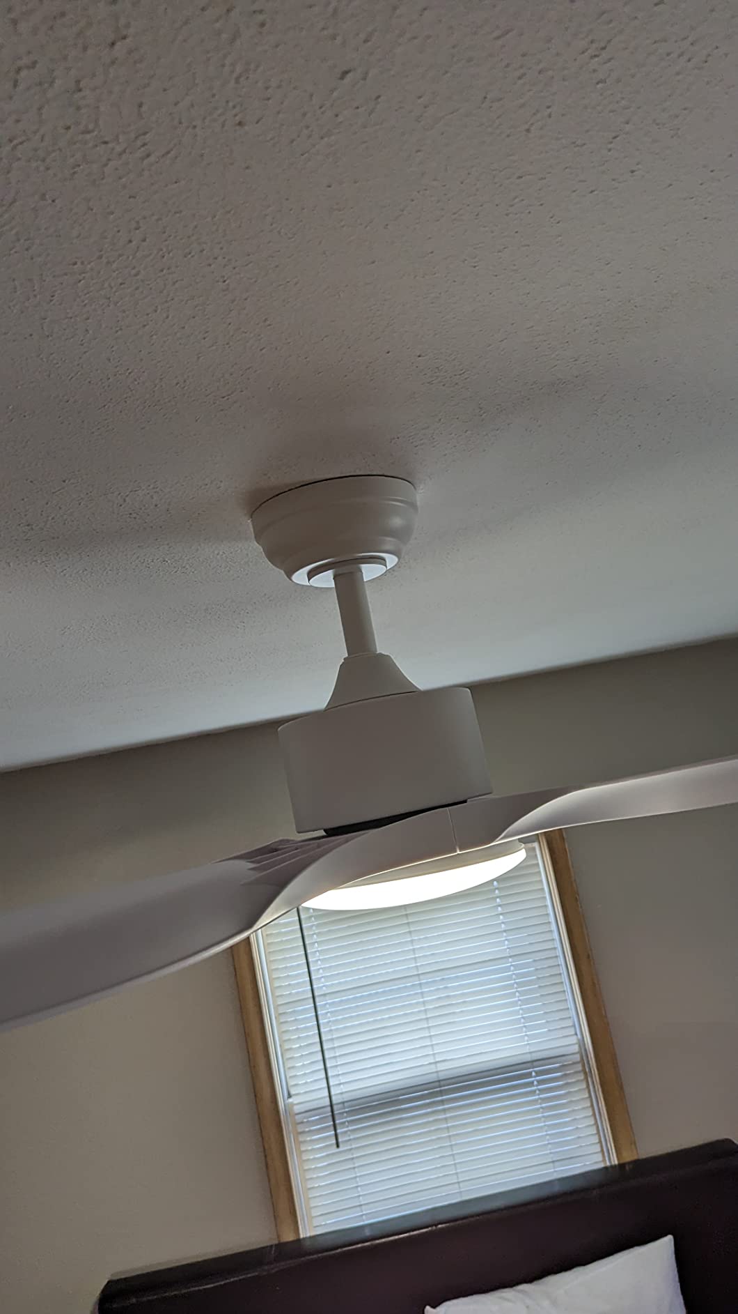 52 Inch Ceiling Fans with Lights Remote Control,White Sloped Mount Ceiling Fan 22W Dimmable LED Light,3 Reversible Blades,DC Motor 6 Speed Ceiling Fan for Bedroom Living Room Home Office customer photo 2